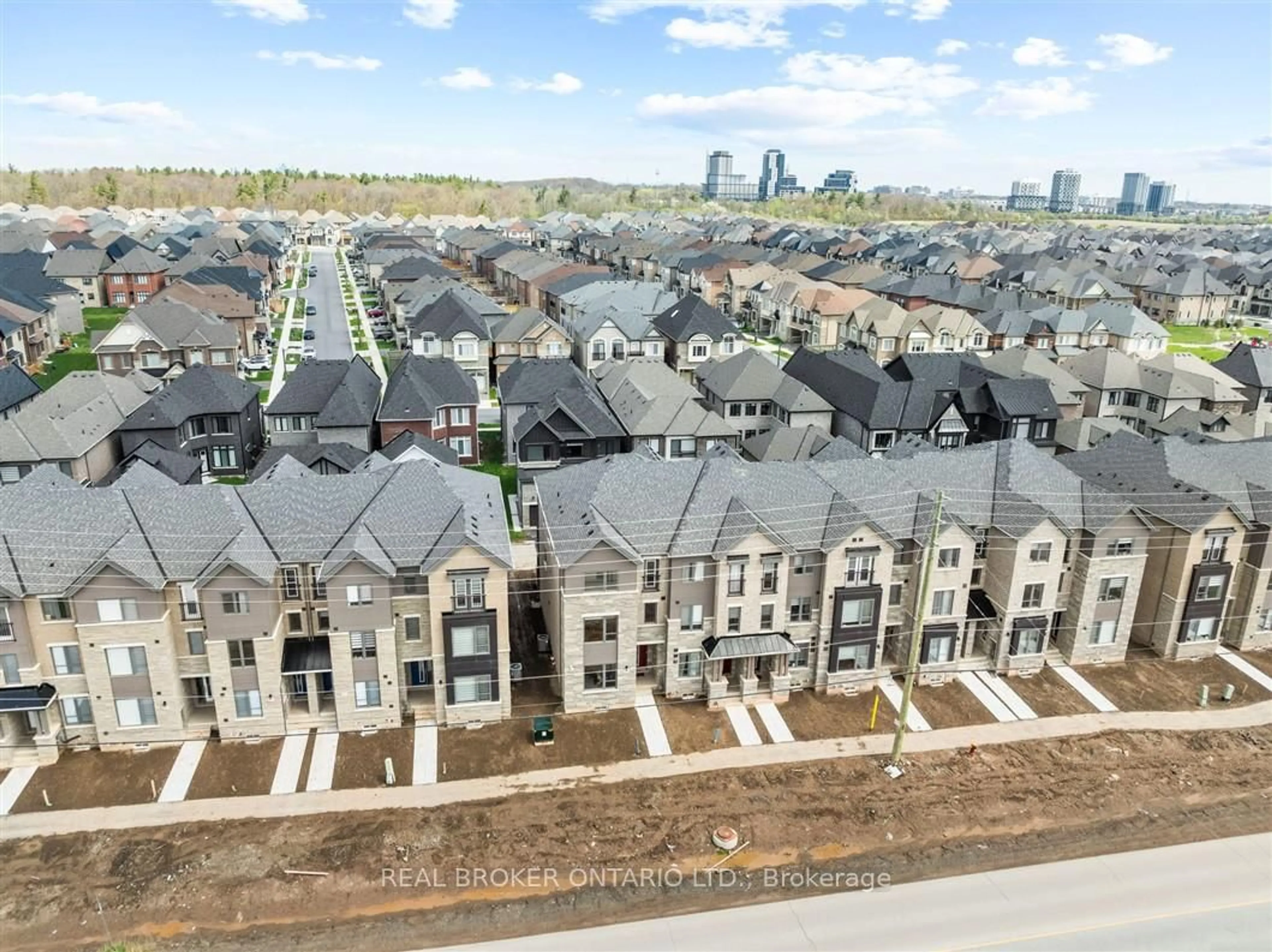 A pic from outside/outdoor area/front of a property/back of a property/a pic from drone, city buildings view from balcony for 3377 sixth Line, Oakville Ontario L6H 0Y7