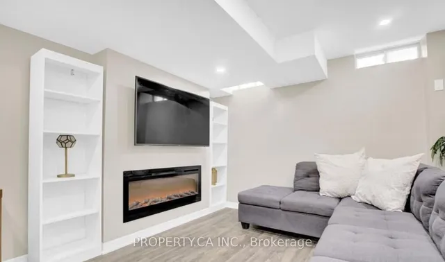 Additional property image - 17 Aird Crt
