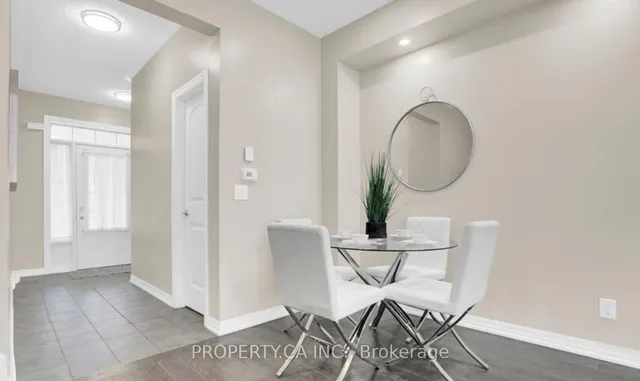 Additional property image - 17 Aird Crt