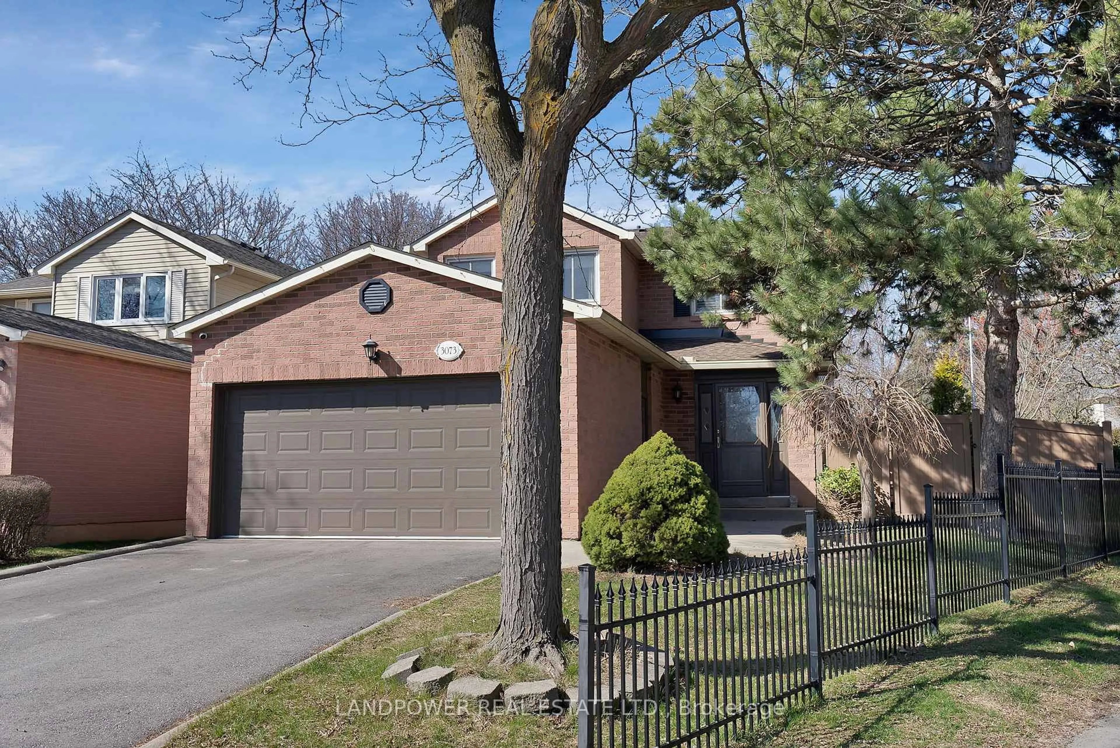 Home with brick exterior material, street for 3073 Keynes Cres, Mississauga Ontario L5N 2Z9