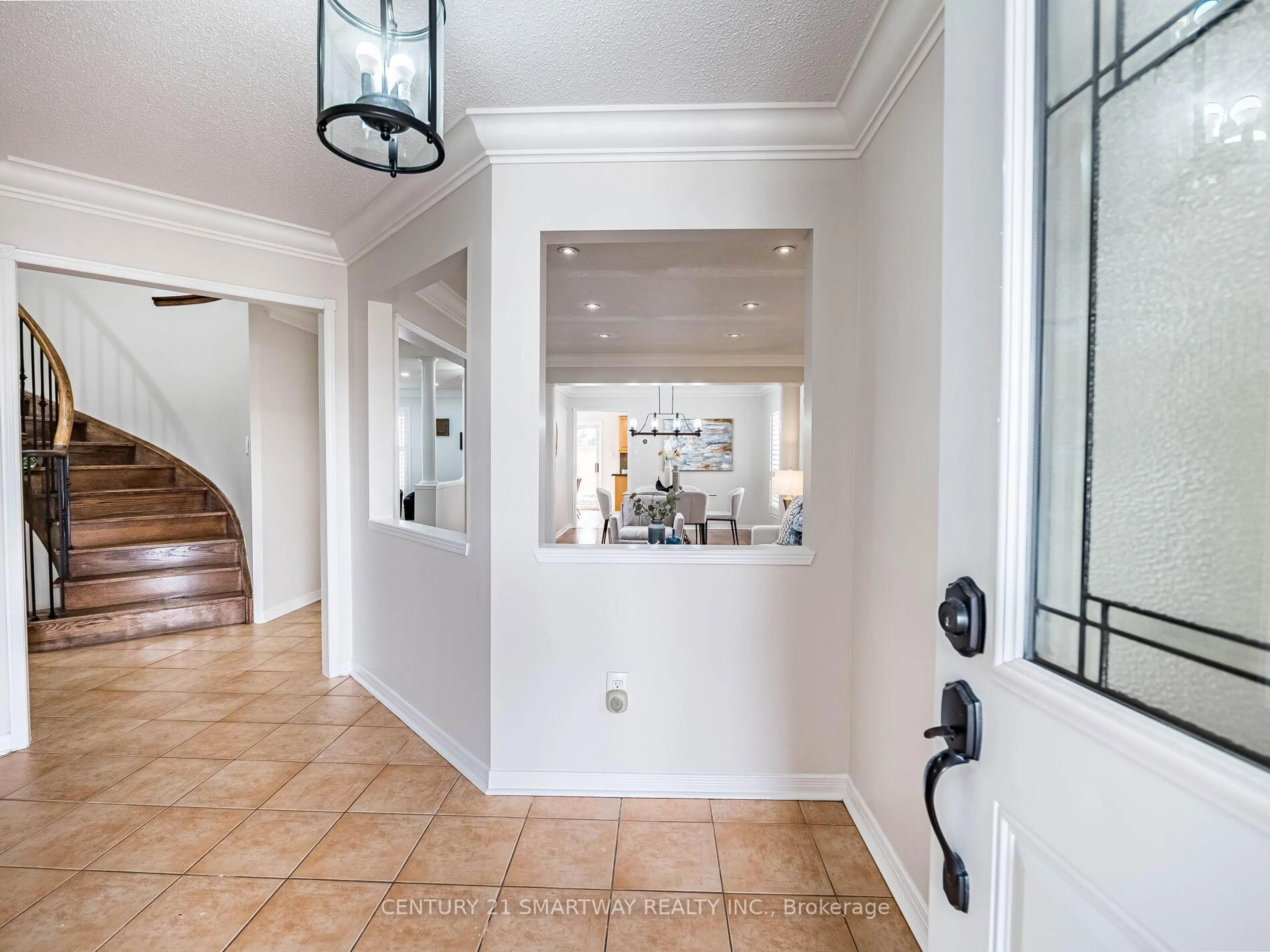 Indoor entryway for 124 Porchlight Rd, Brampton Ontario L6R 4R9