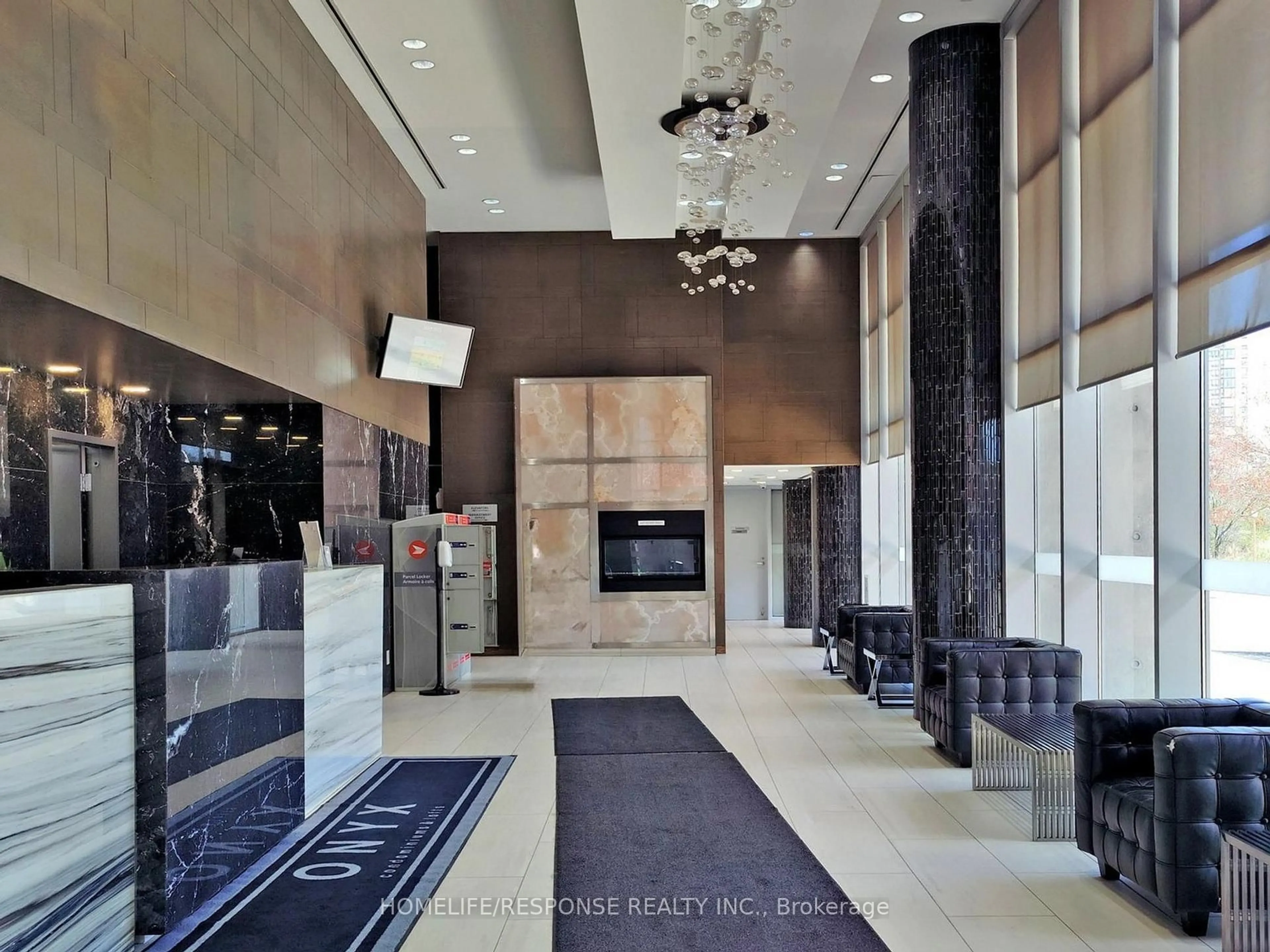 Lobby for 223 WEBB Dr #2301, Mississauga Ontario L5B 0E8