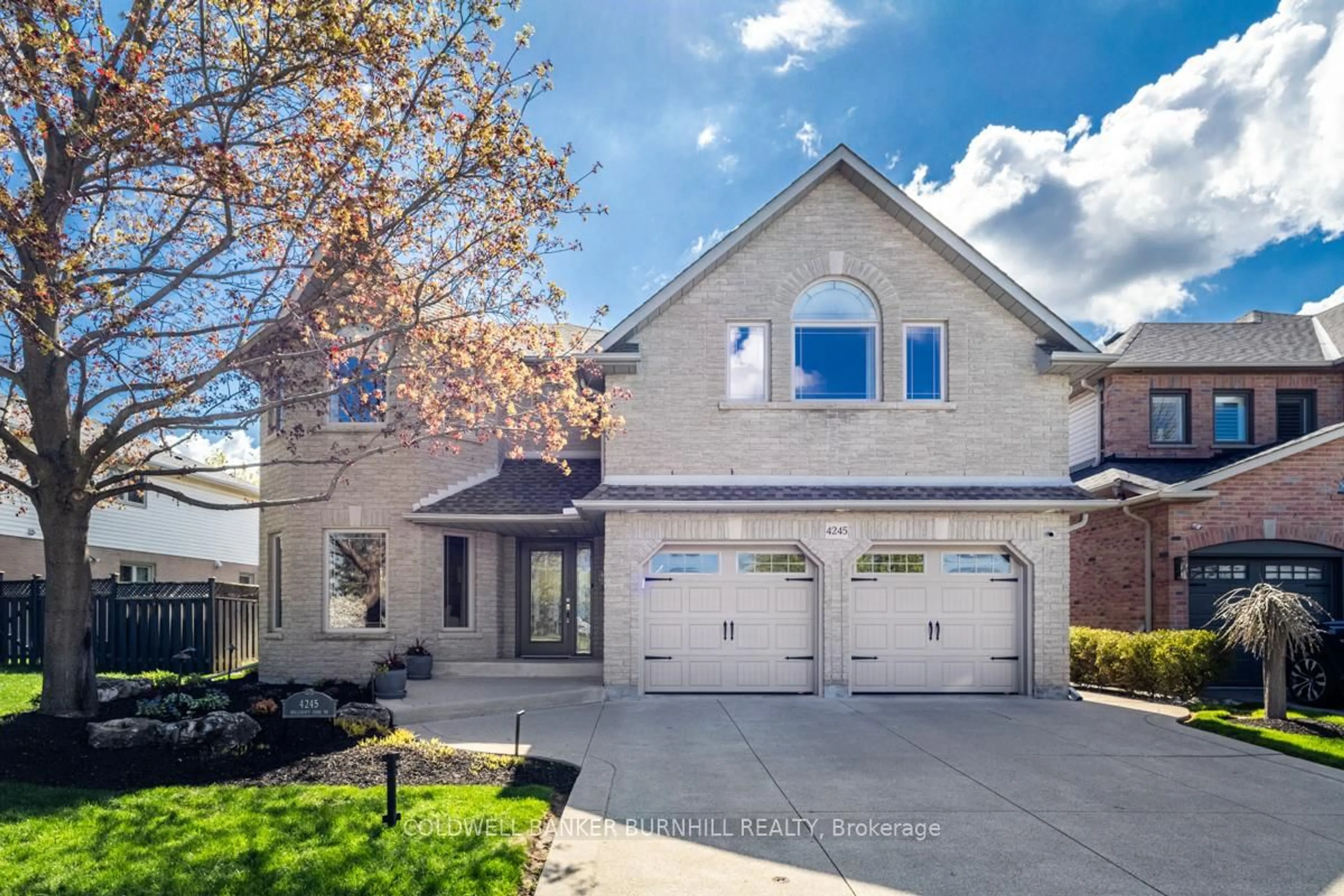 Home with brick exterior material, street for 4245 Millcroft Park Dr, Burlington Ontario L7M 3V7