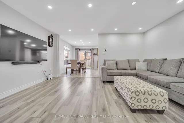 Additional property image - 90 Timbertop Cres