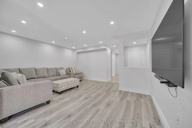 Additional property image - 90 Timbertop Cres