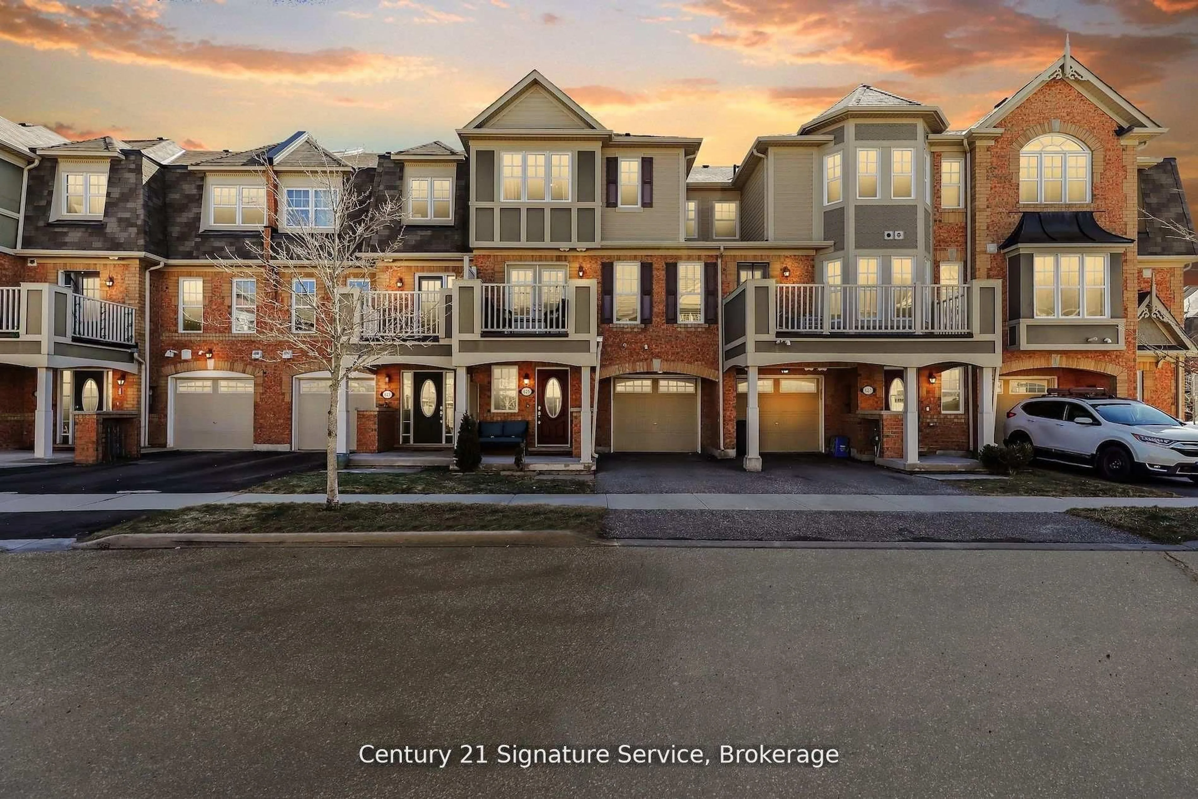 A pic from outside/outdoor area/front of a property/back of a property/a pic from drone, street for 625 Attenborough Terr, Milton Ontario L9T 8R1
