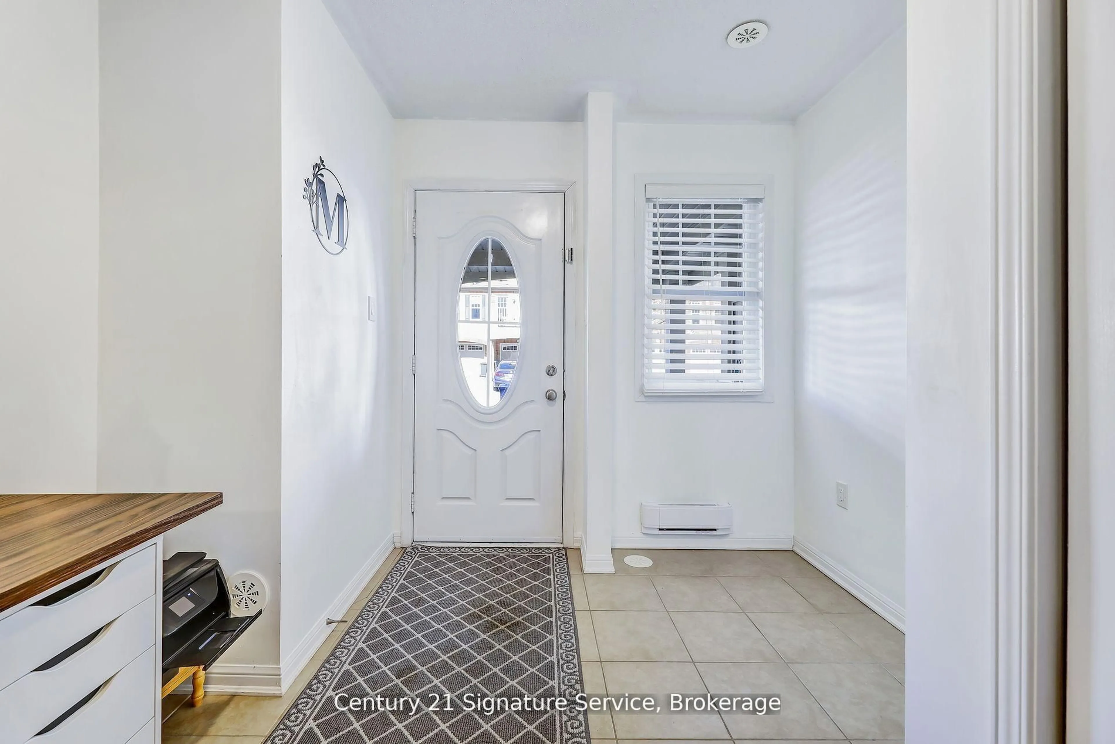 Indoor entryway for 625 Attenborough Terr, Milton Ontario L9T 8R1