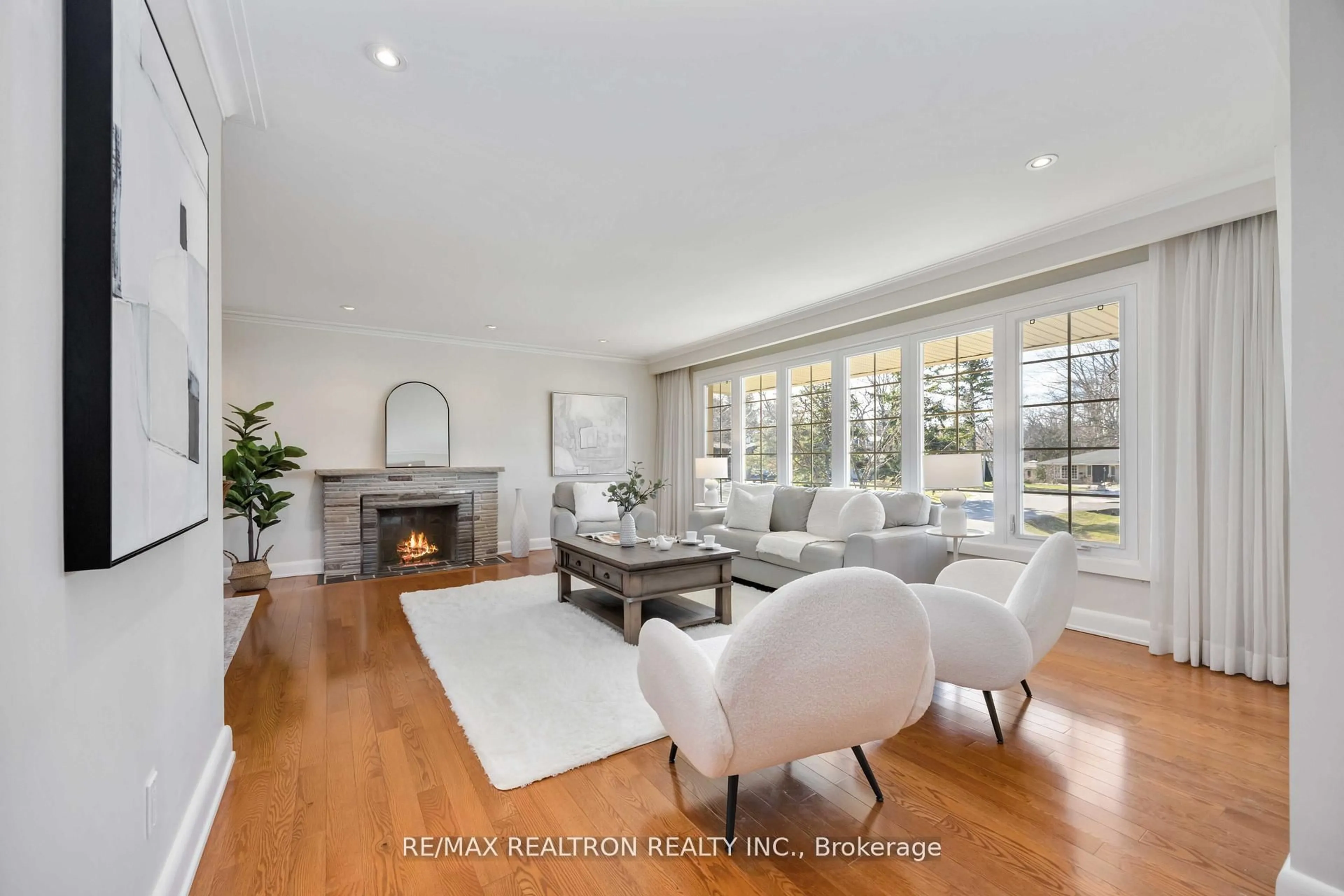 Living room with furniture, ceramic/tile floor for 16 Aylesbury Rd, Toronto Ontario M9A 2M5