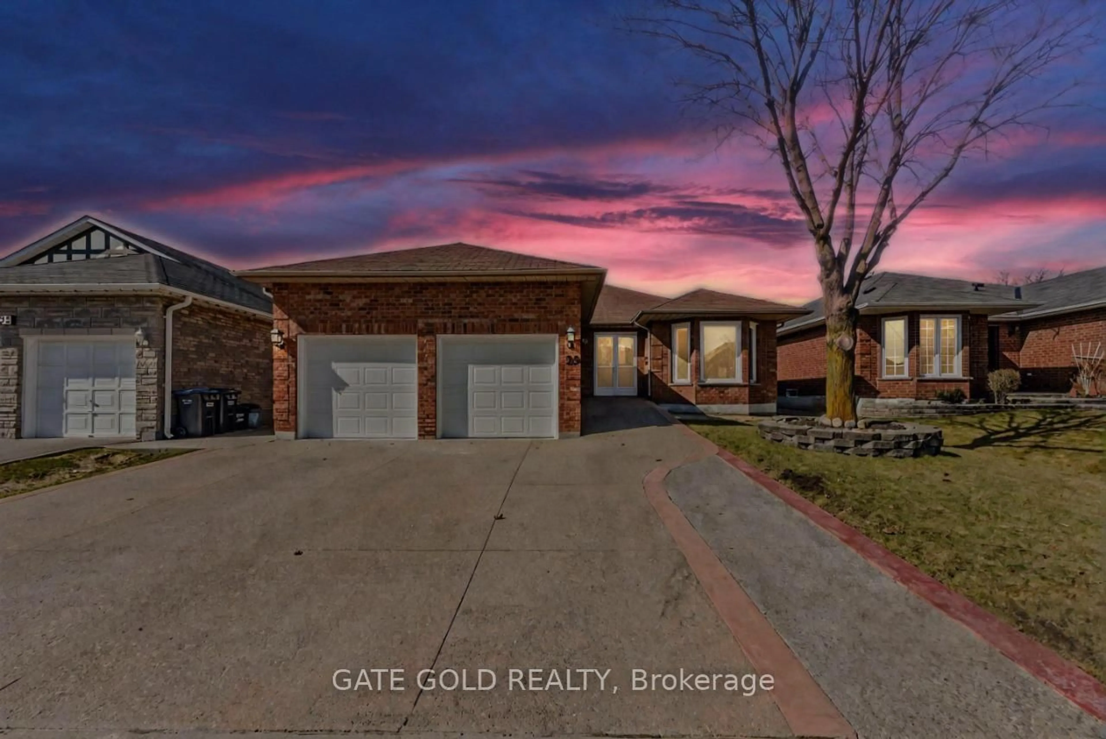 A pic from outside/outdoor area/front of a property/back of a property/a pic from drone, street for 23 HARTFORD Tr, Brampton Ontario L6W 4K2