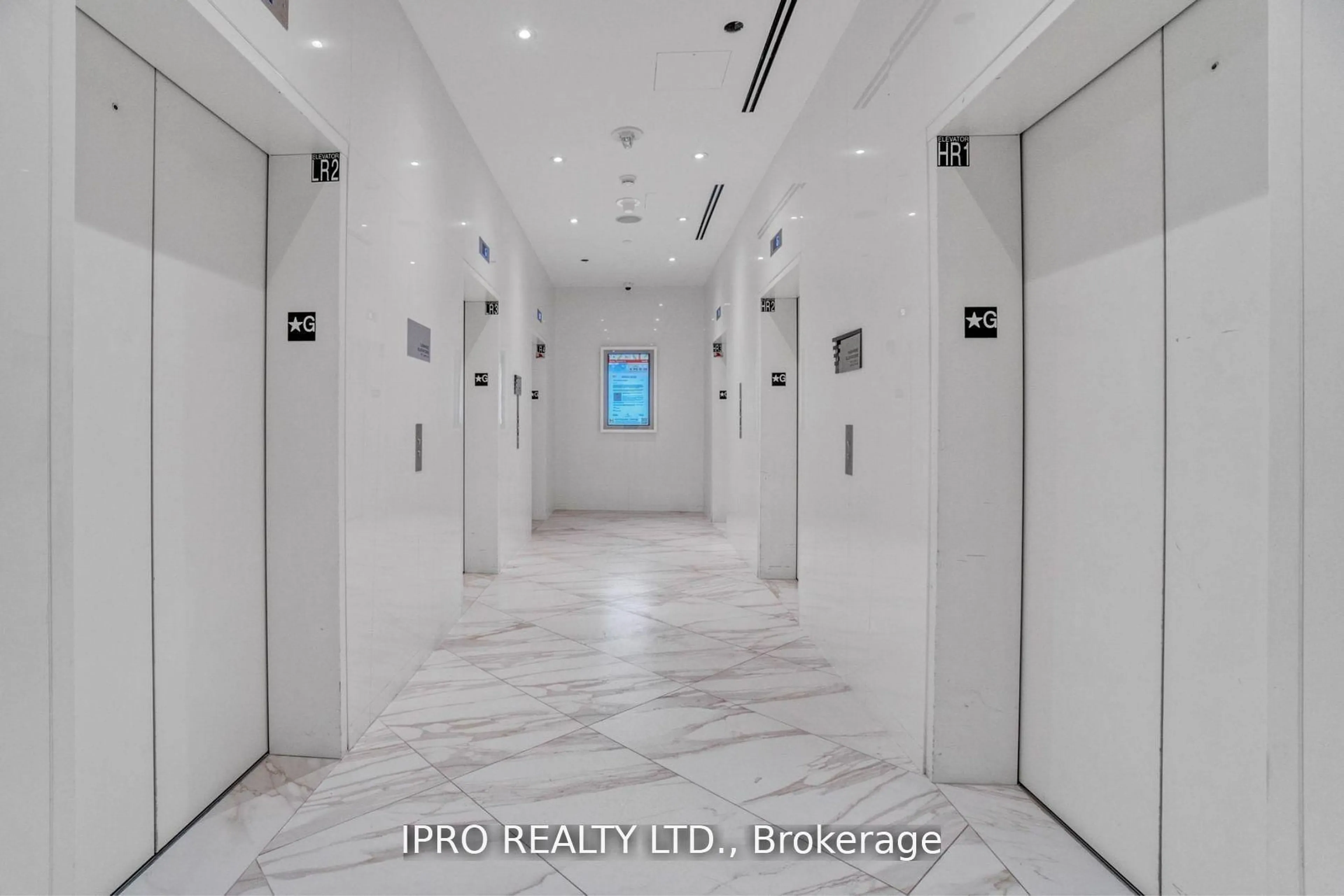 Indoor foyer for 3900 Confederation Pkwy #1009, Mississauga Ontario L5B 0M3