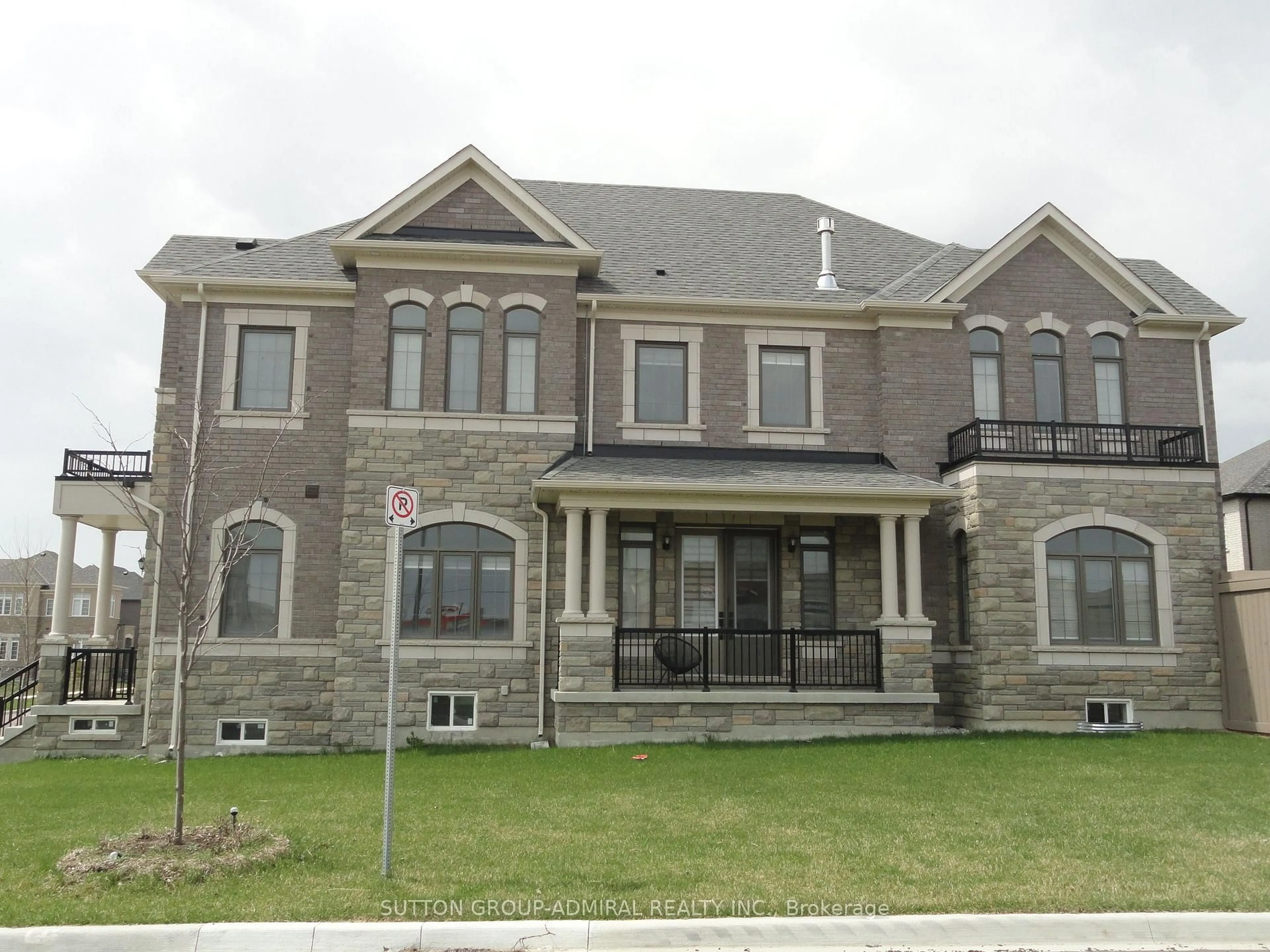 Home with brick exterior material, street for 37 Jura Cres, Brampton Ontario L6P 0J4