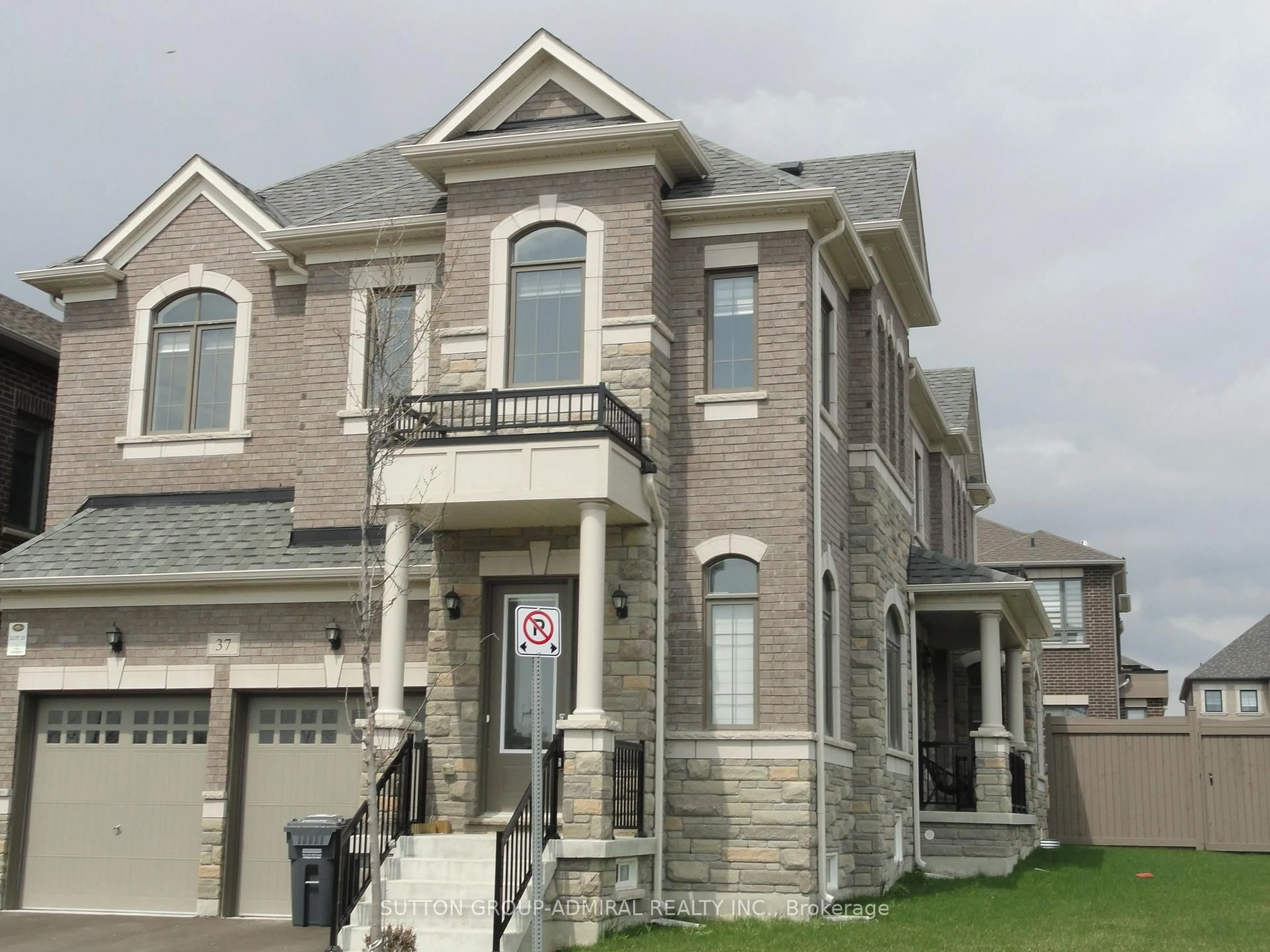 Home with brick exterior material, street for 37 Jura Cres, Brampton Ontario L6P 0J4