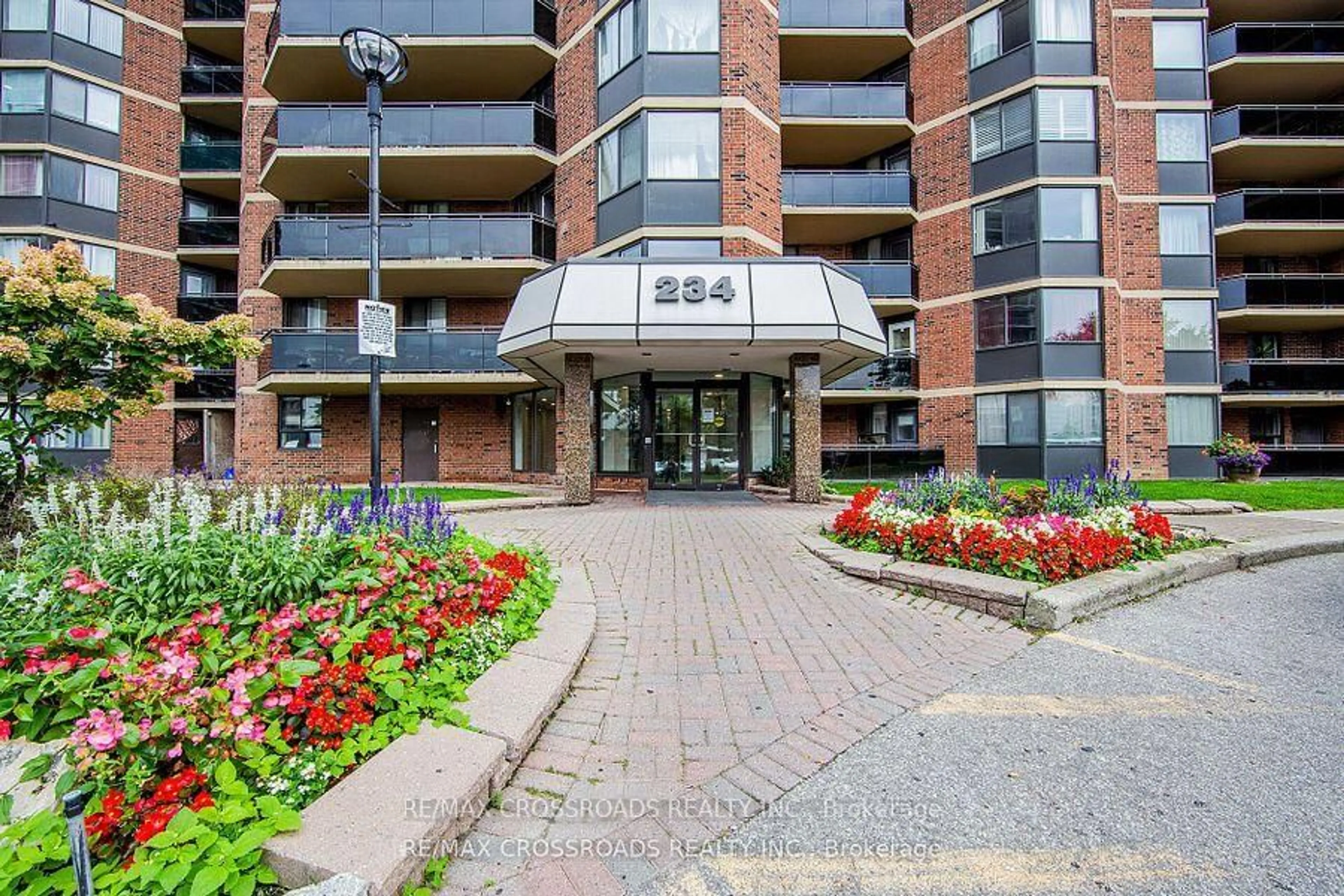 Indoor foyer for 234 Albion Rd #PH6, Toronto Ontario M9W 6A5