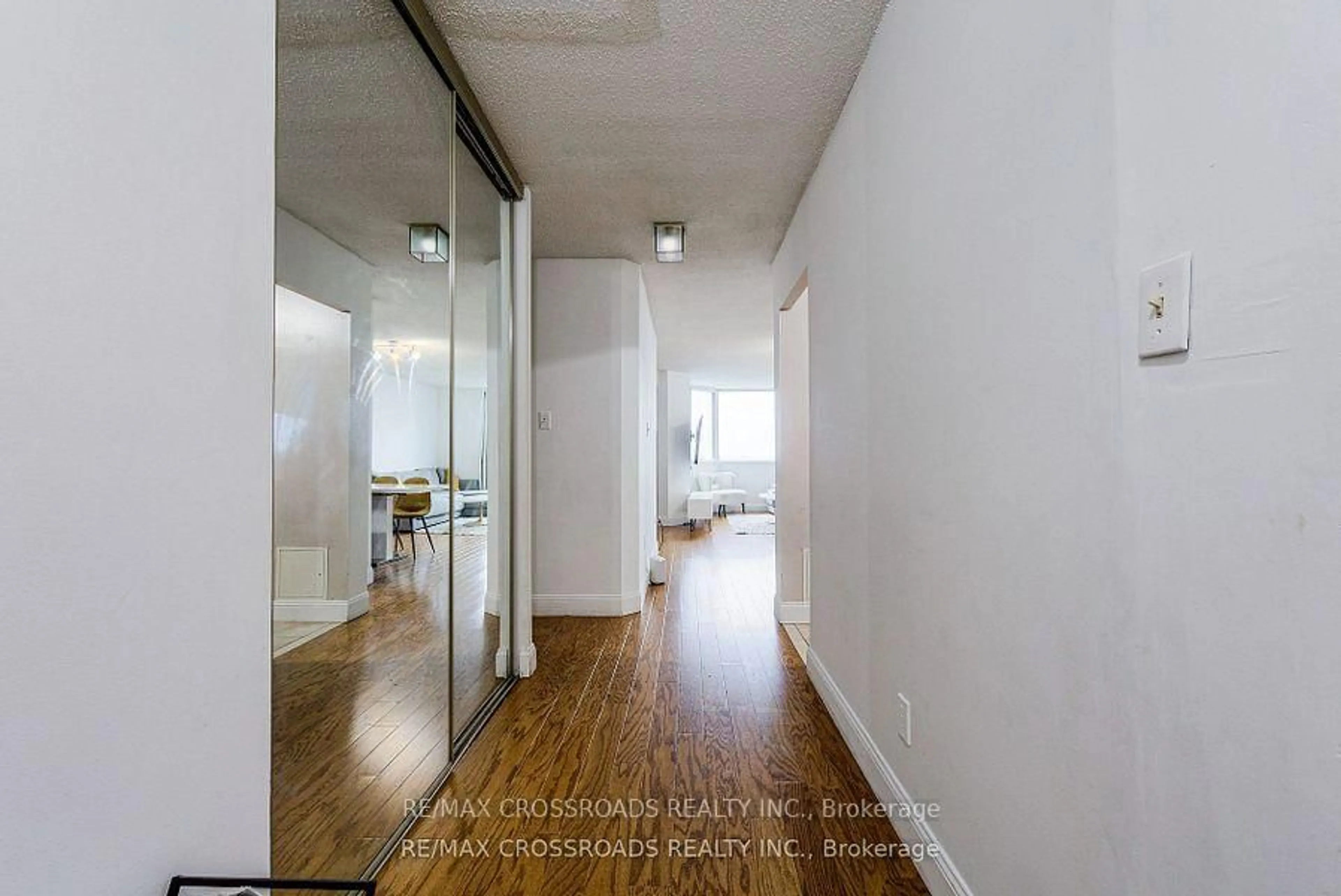 Indoor entryway for 234 Albion Rd #PH6, Toronto Ontario M9W 6A5