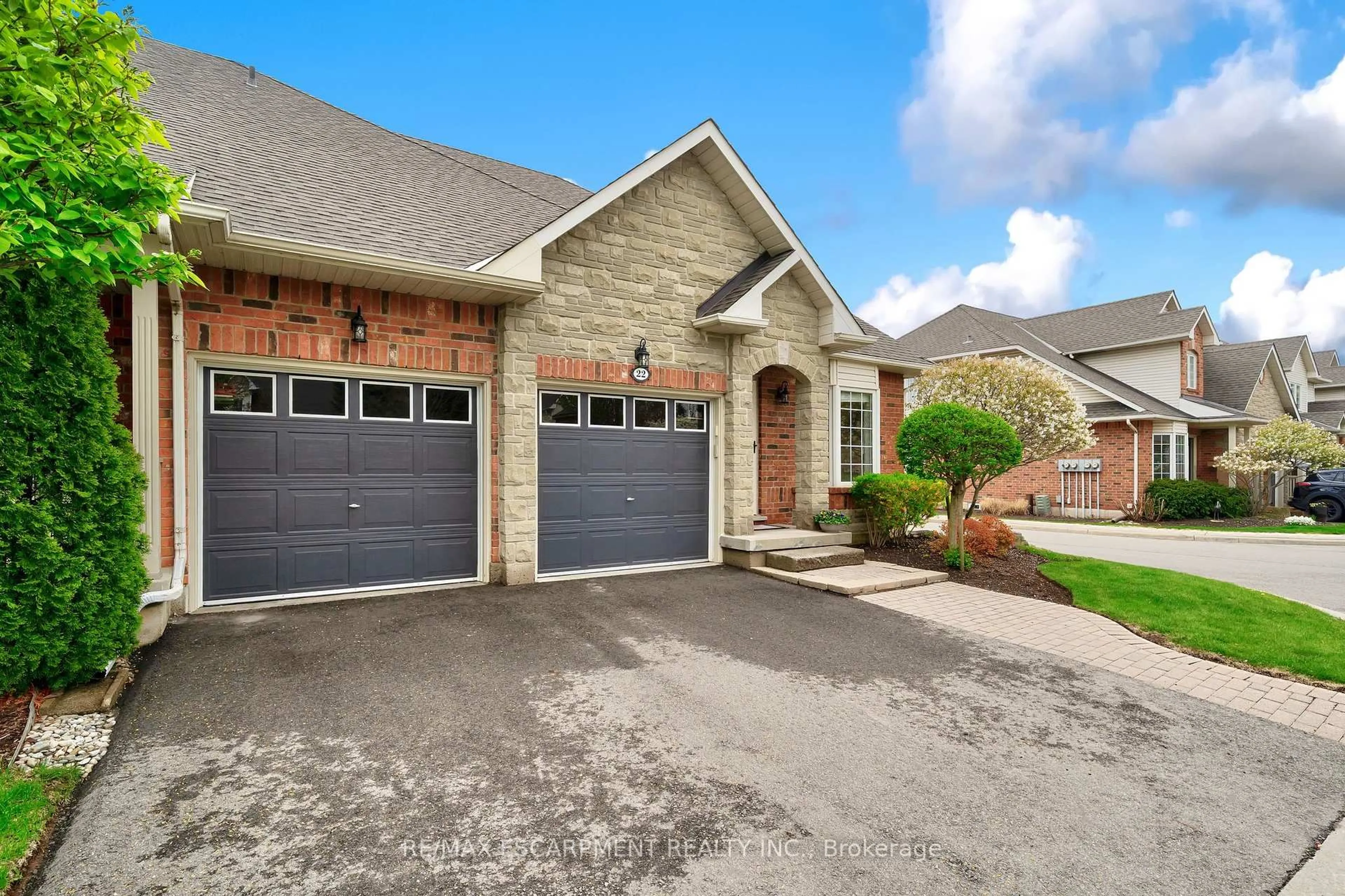 Home with brick exterior material, street for 1275 Stephenson Dr #22, Burlington Ontario L7S 2M2