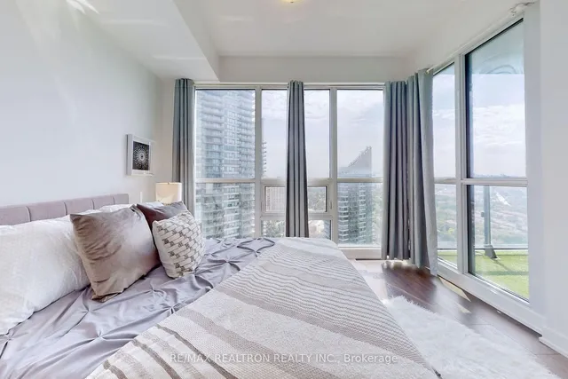 Additional property image - 2212 Lakeshore Blvd Unit 3206
