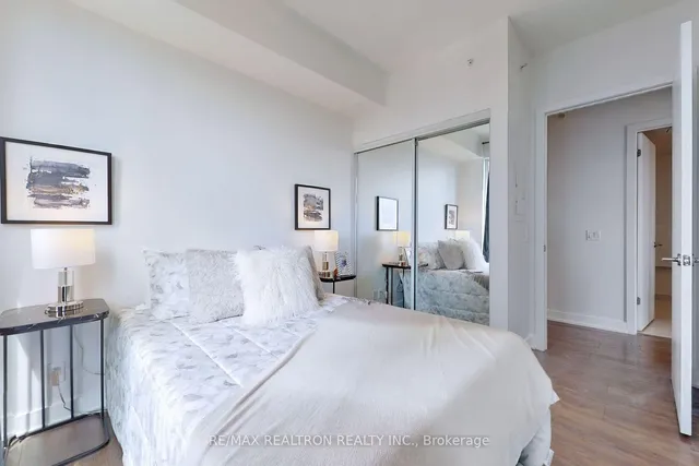 Additional property image - 2212 Lakeshore Blvd Unit 3206
