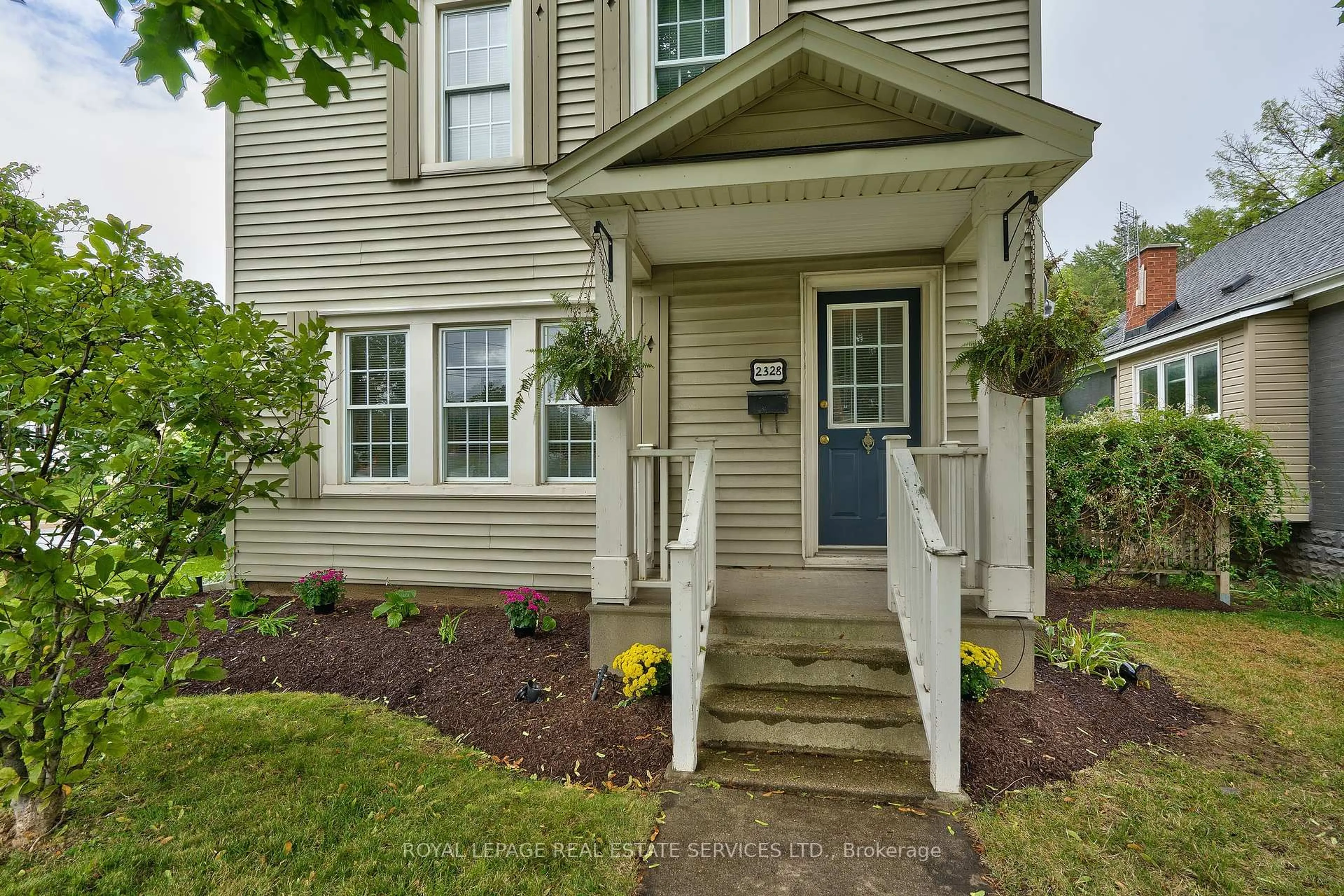 Unknown for 2328 New St, Burlington Ontario L7R 1J5