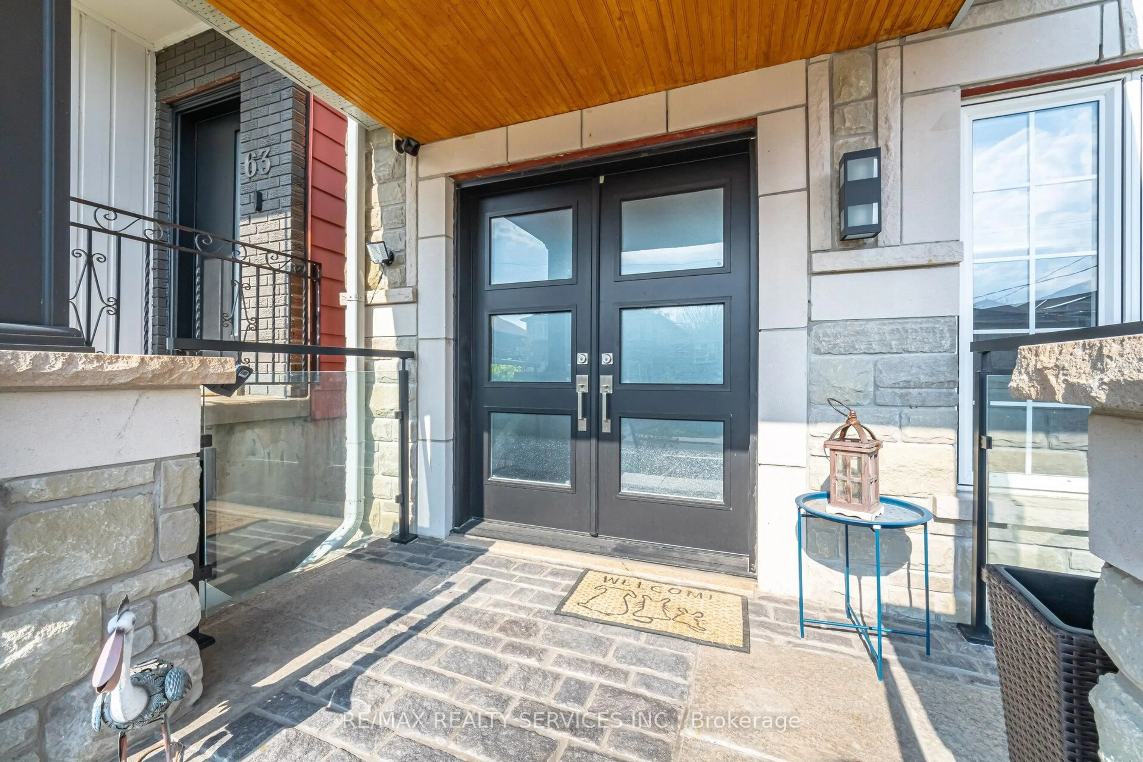 Indoor entryway for 61 Branstone Rd, Toronto Ontario M6E 4E3