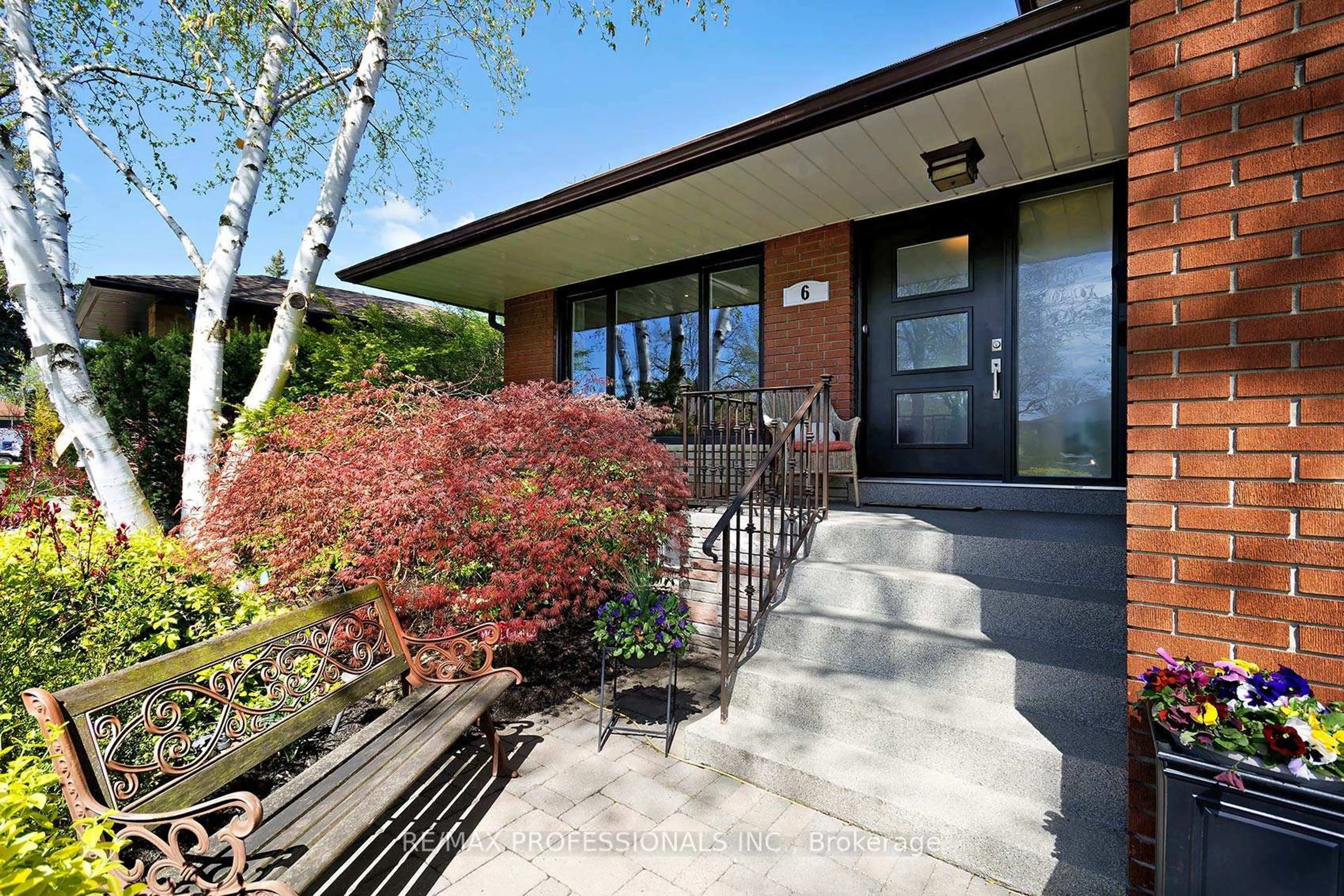 Unknown for 6 Laurelwood Cres, Toronto Ontario M9P 1L5