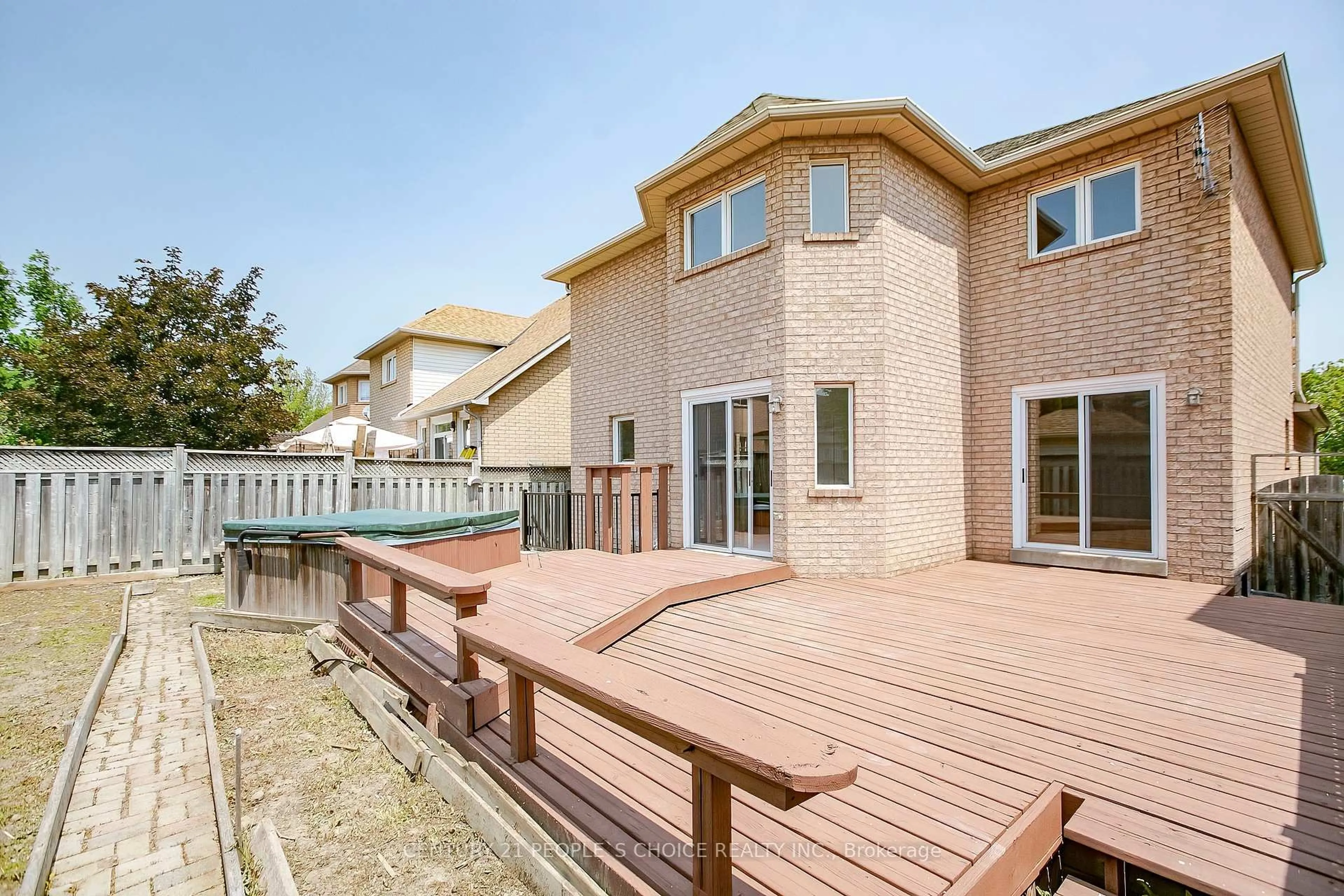 Patio, unknown for 46 Creekwood Dr, Brampton Ontario L7A 1J3