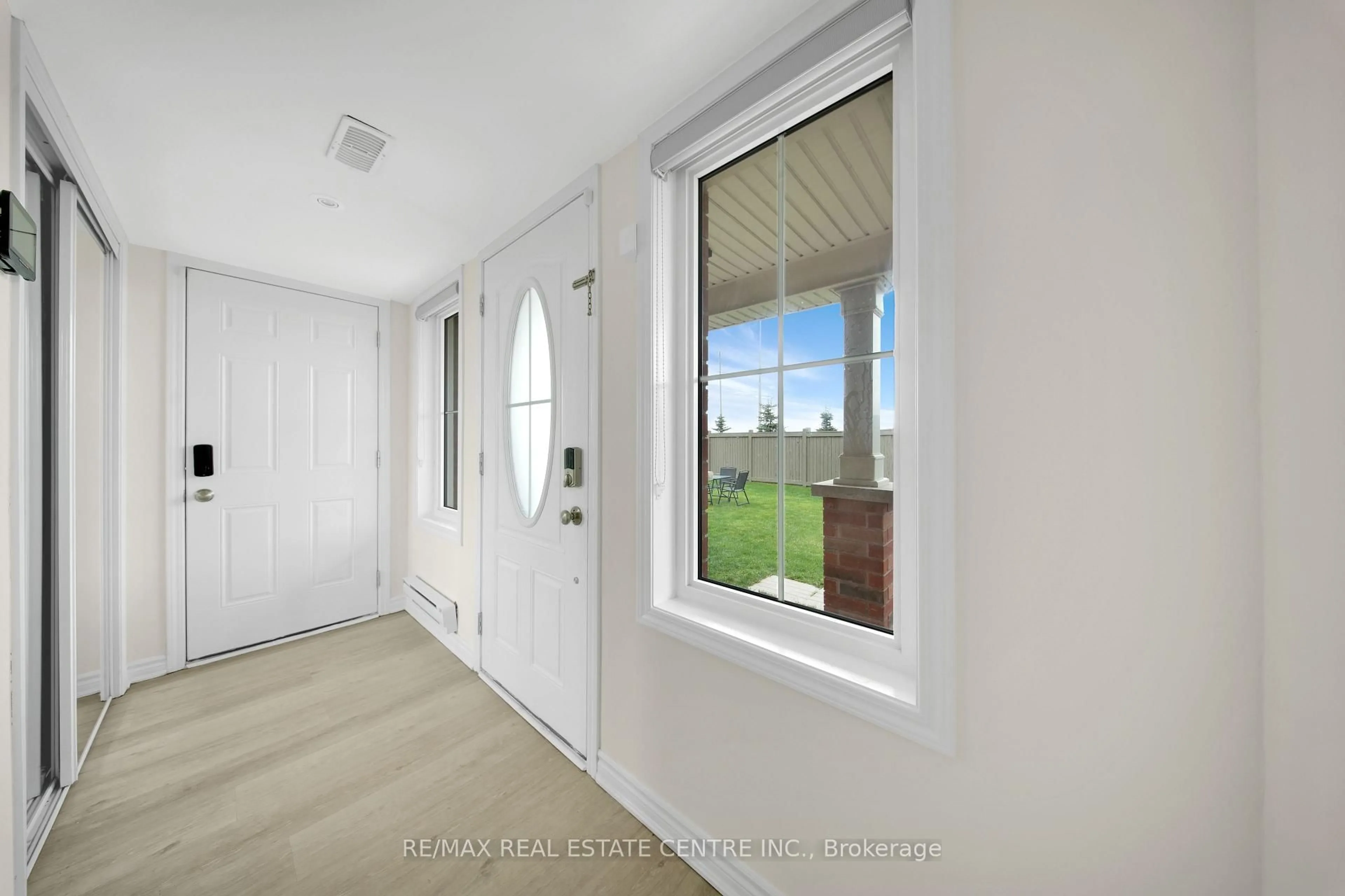 Unknown for 100 Whitlock Ave, Milton Ontario L9T 7K6