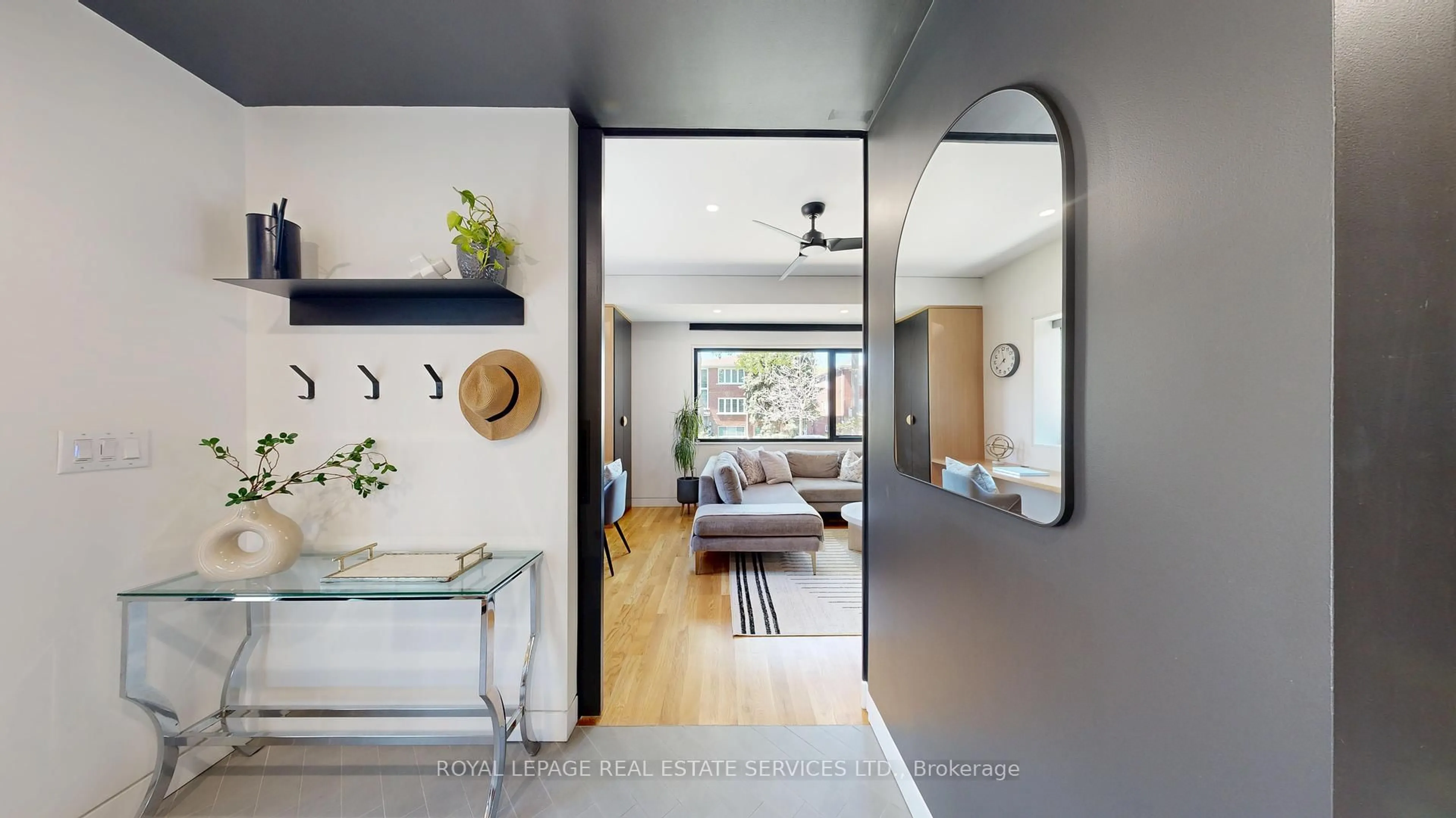 Indoor entryway for 117 Indian Road Cres, Toronto Ontario M6P 2G4