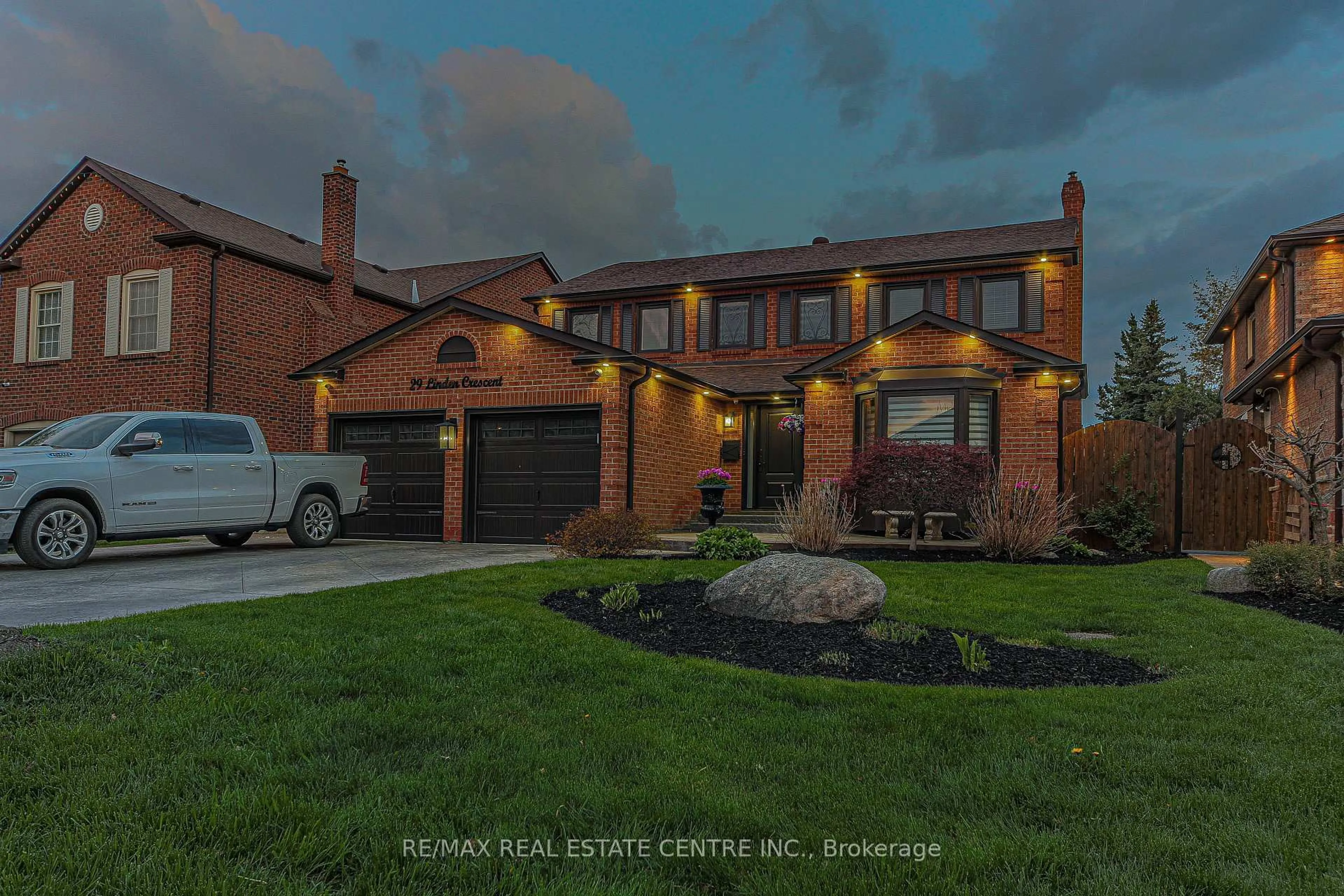 Home with brick exterior material, street for 29 Linden Cres, Brampton Ontario L6S 4A1