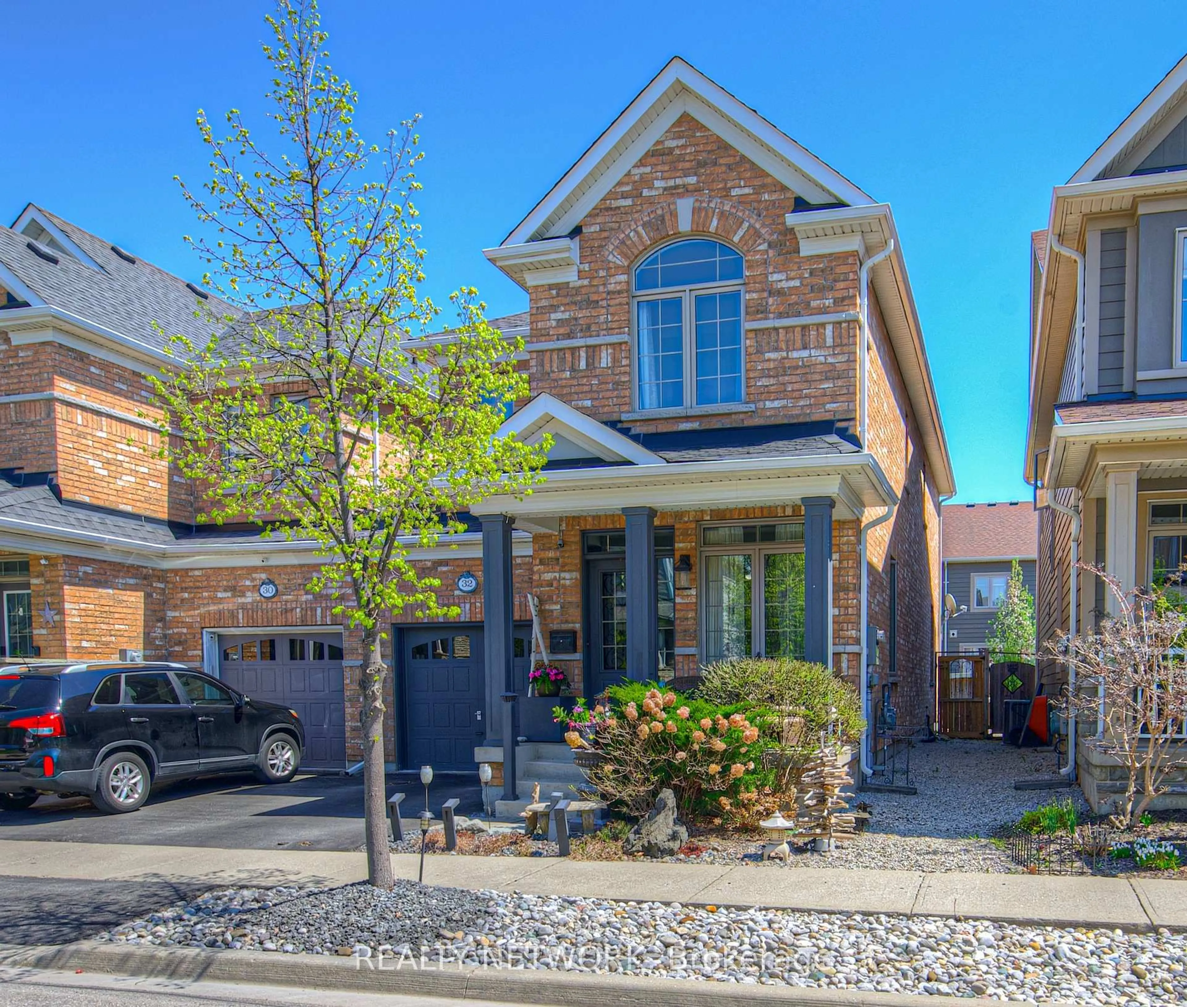 Home with brick exterior material, street for 32 Forbes Terr, Milton Ontario L9T 3X3