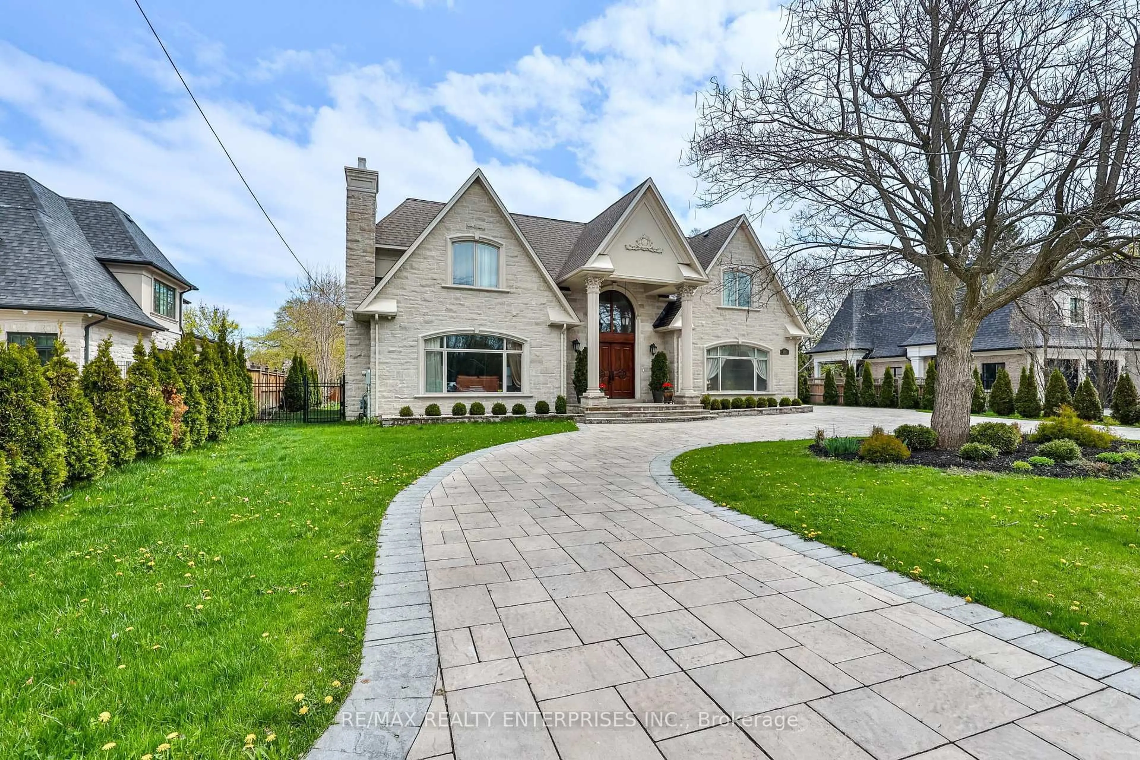 Home with brick exterior material, street for 1511 Broadmoor Ave, Mississauga Ontario L5G 3T7