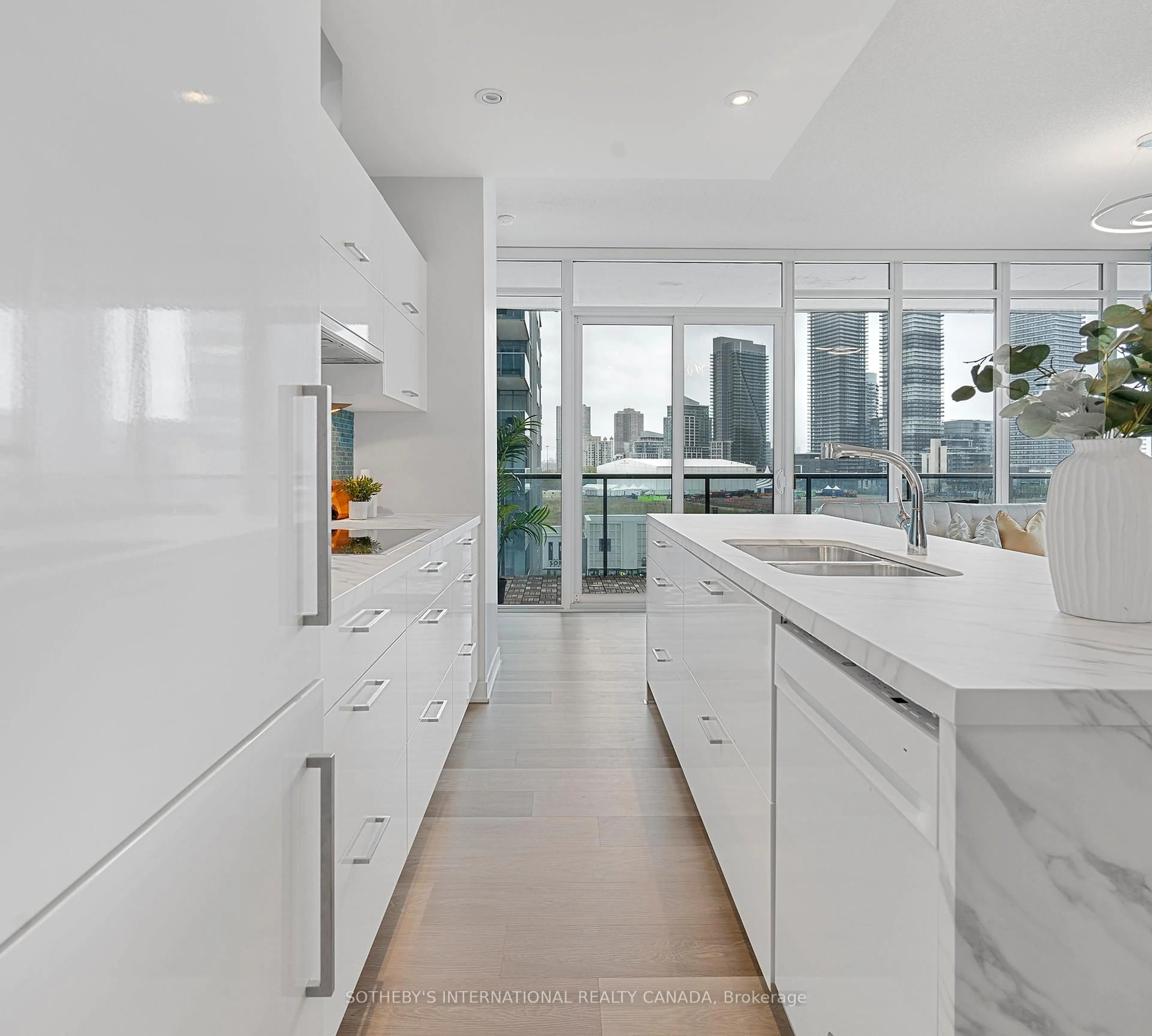 Contemporary kitchen, ceramic/tile floor for 88 Park Lawn Rd #608, Toronto Ontario M8Y 0B5