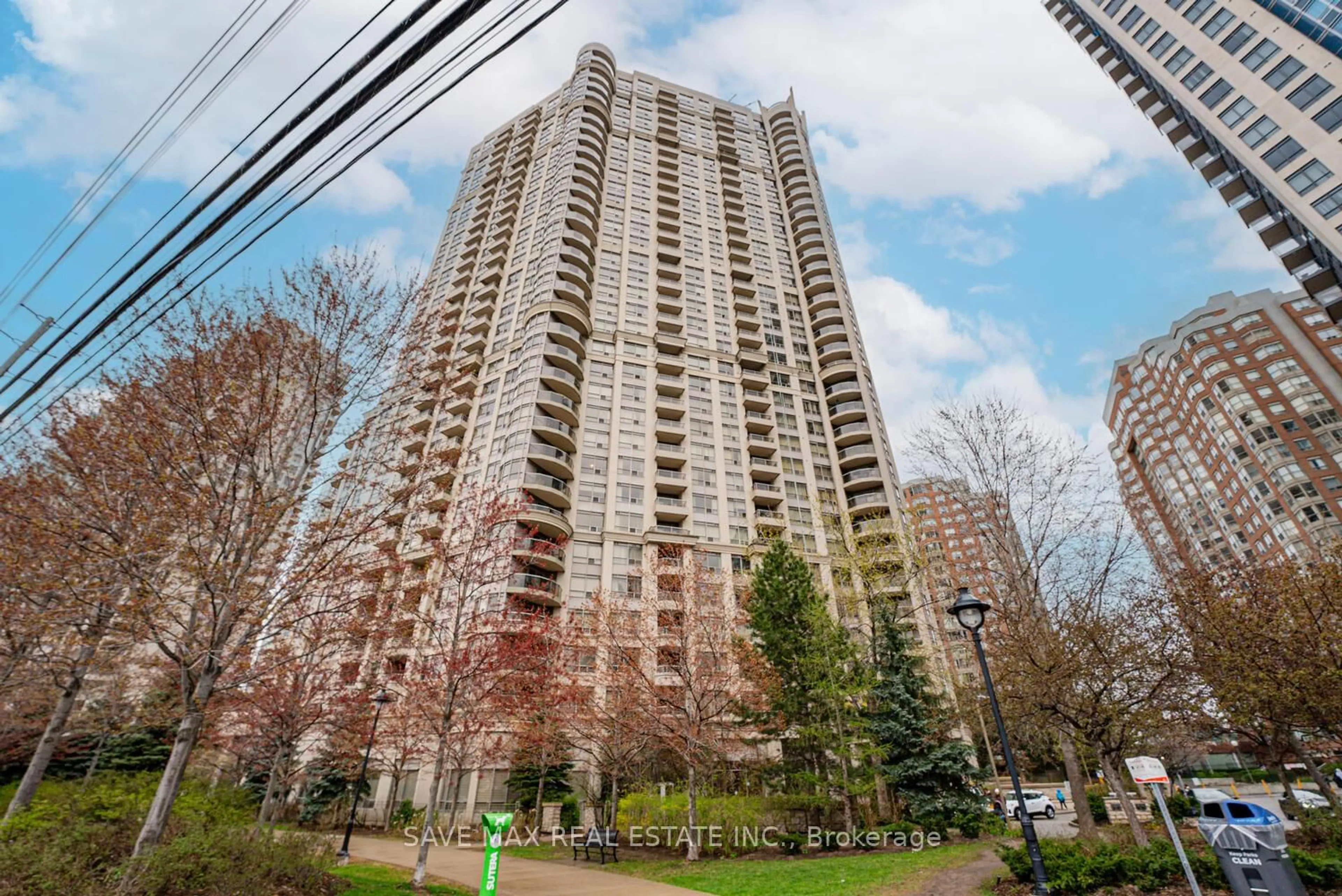 Patio, unknown for 310 Burnhamthorpe Rd #2706, Mississauga Ontario L5B 4P9