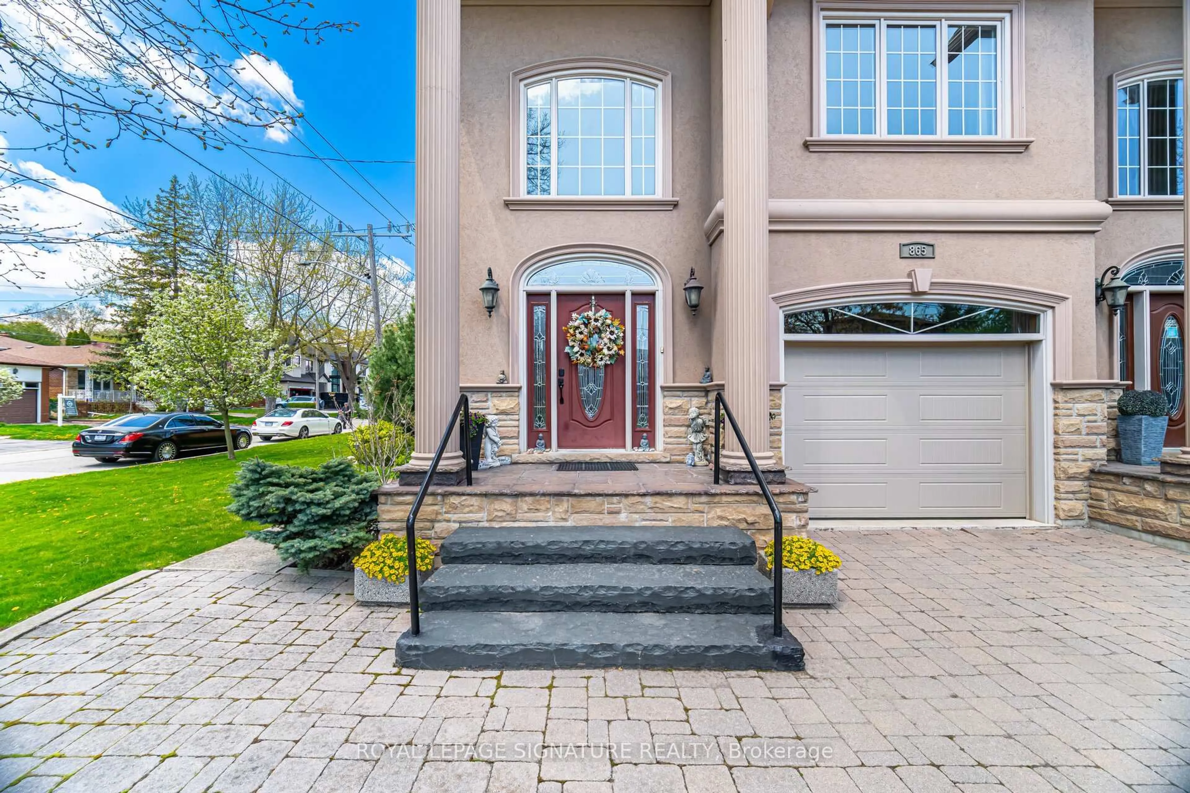 Unknown for 865 Eighth St, Mississauga Ontario L5E 1R3