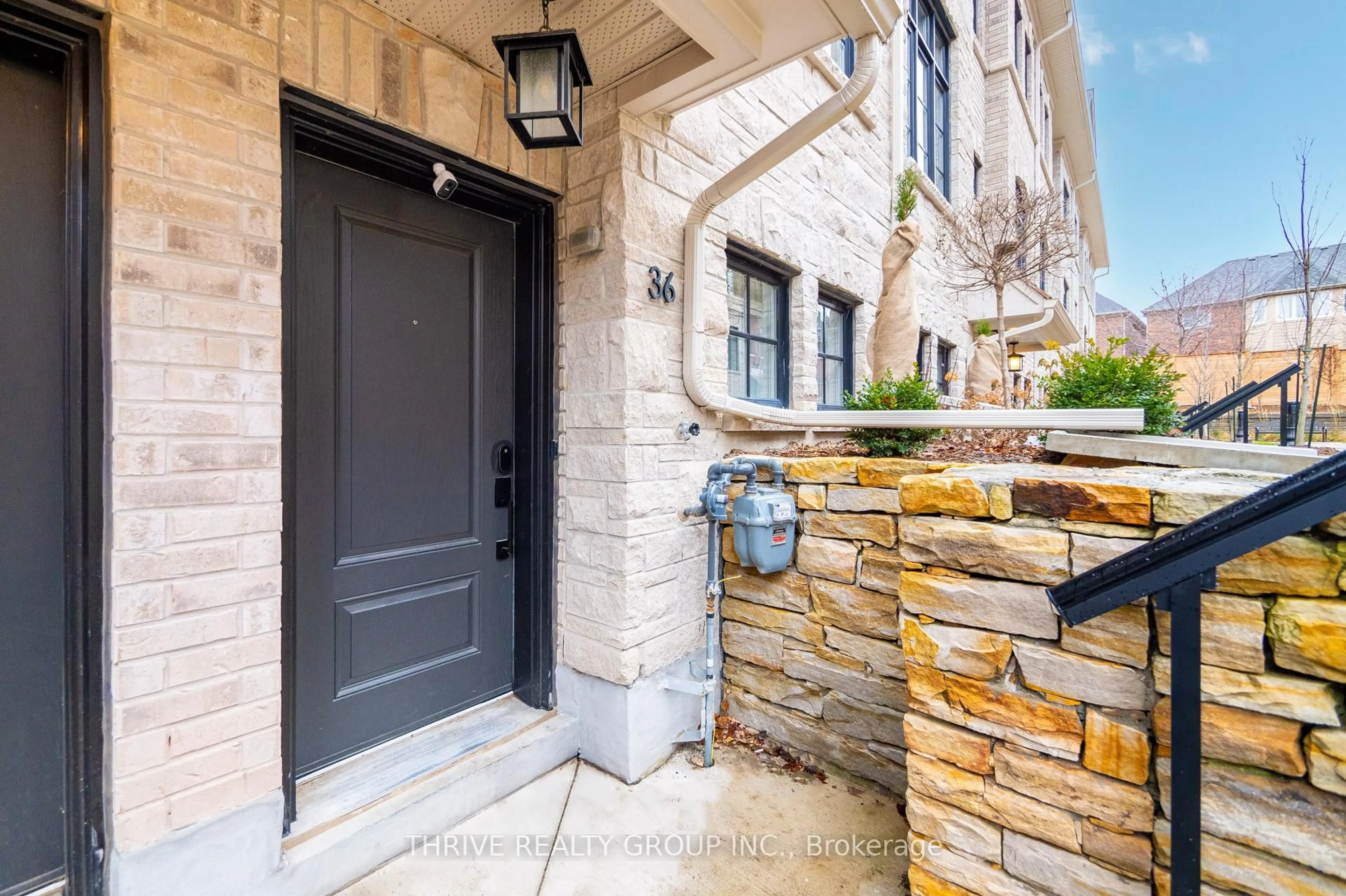 Indoor entryway for 20 Lunar Cres #36, Mississauga Ontario L5M 2R5