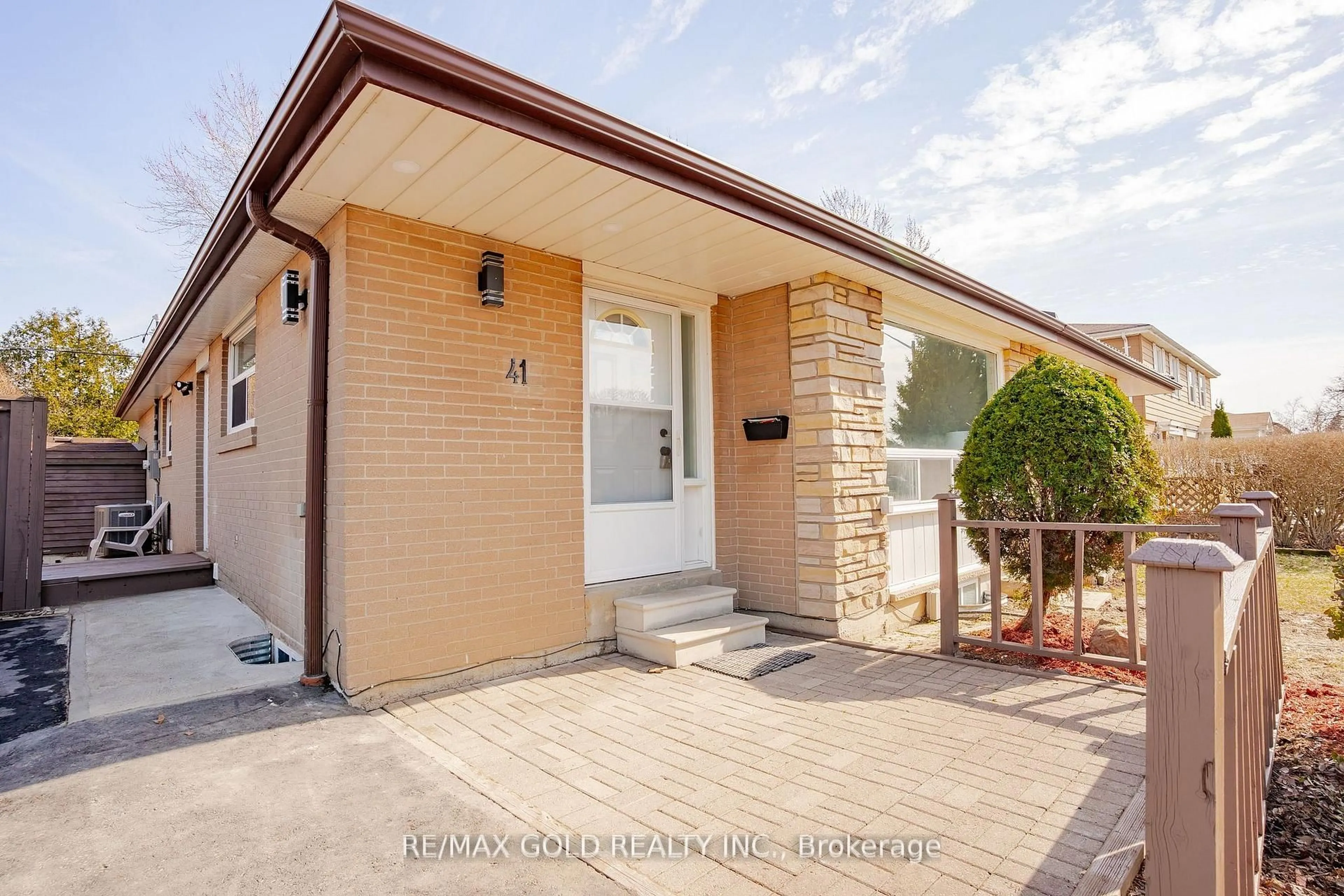 Home with brick exterior material, street for 41 Danesbury Cres, Brampton Ontario L6T 1T2