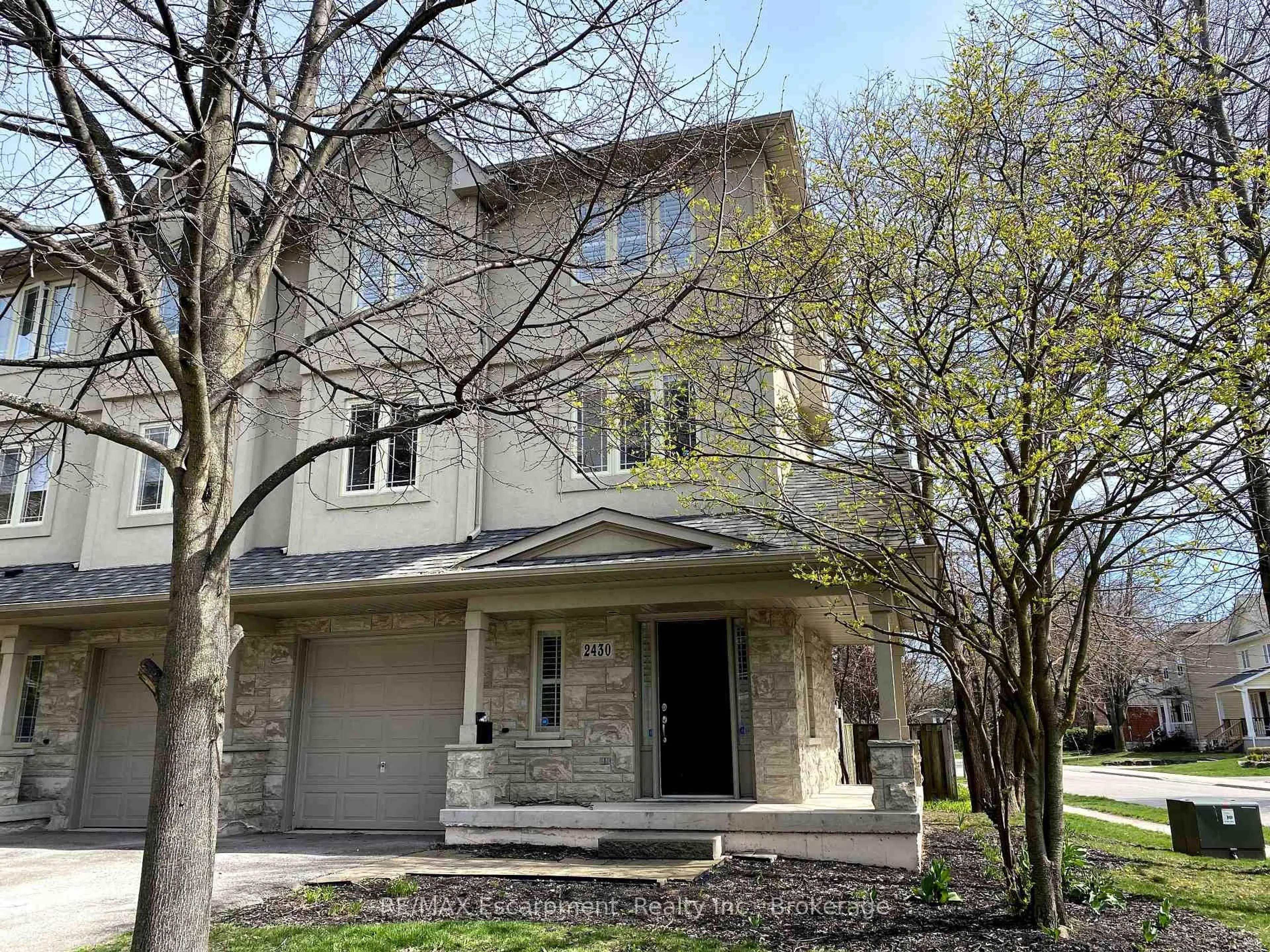 Home with brick exterior material, street for 2430 Second St, Burlington Ontario L7R 3K1