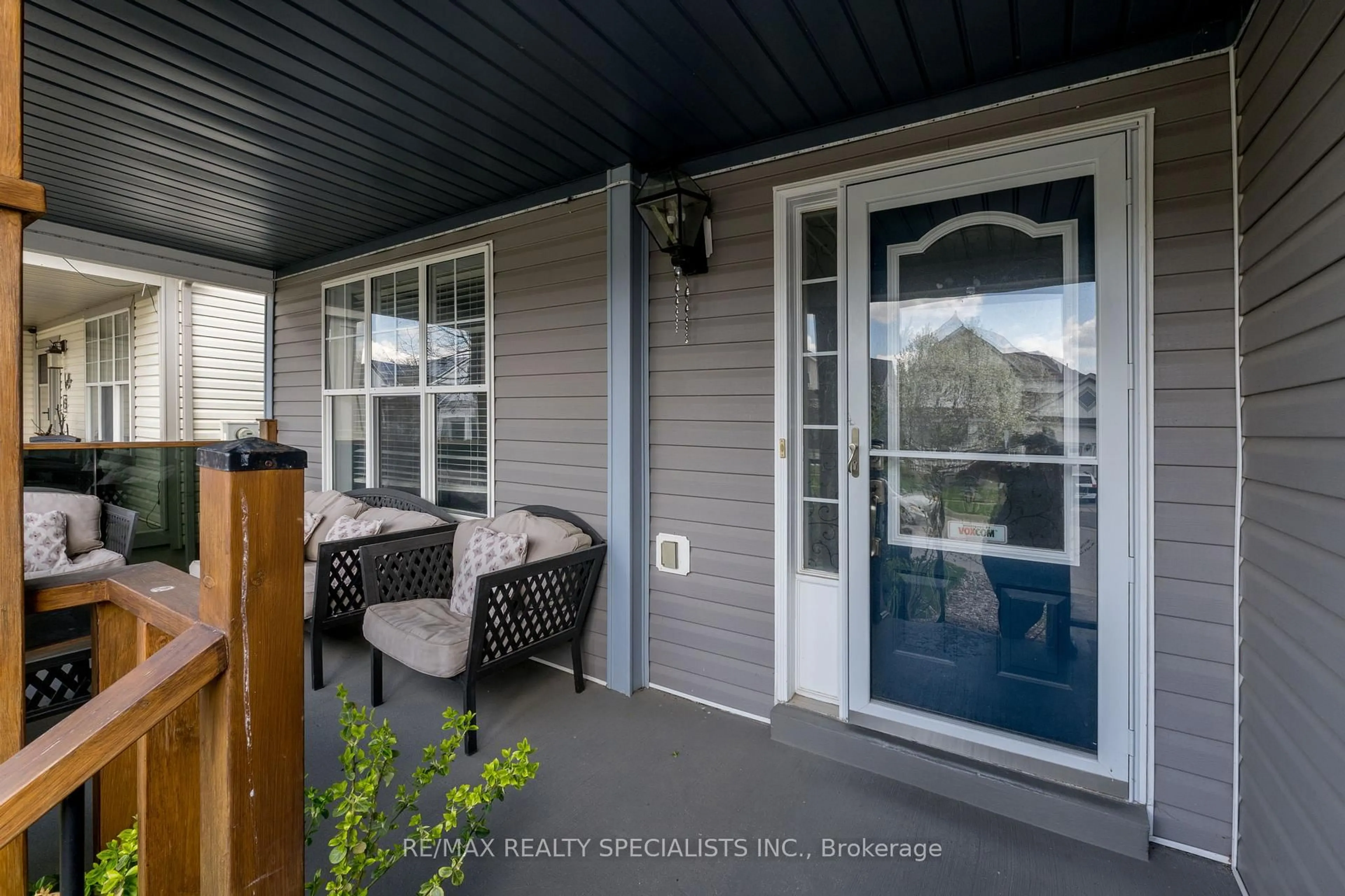 Patio, street for 4 Bonnette St, Halton Hills Ontario L7J 2Z9