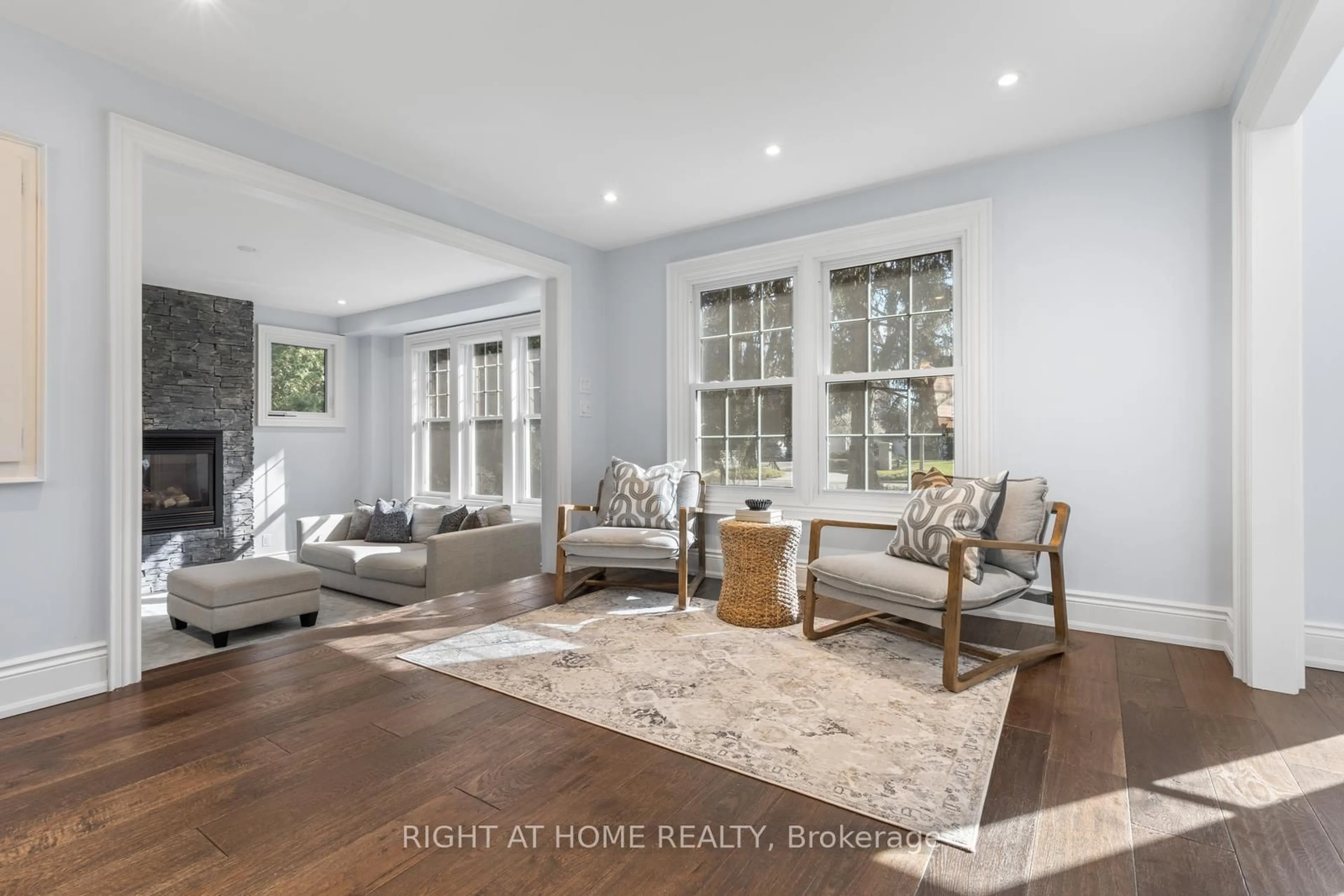 Living room with furniture, unknown for 149 Fruitland Ave, Burlington Ontario L7N 1W6