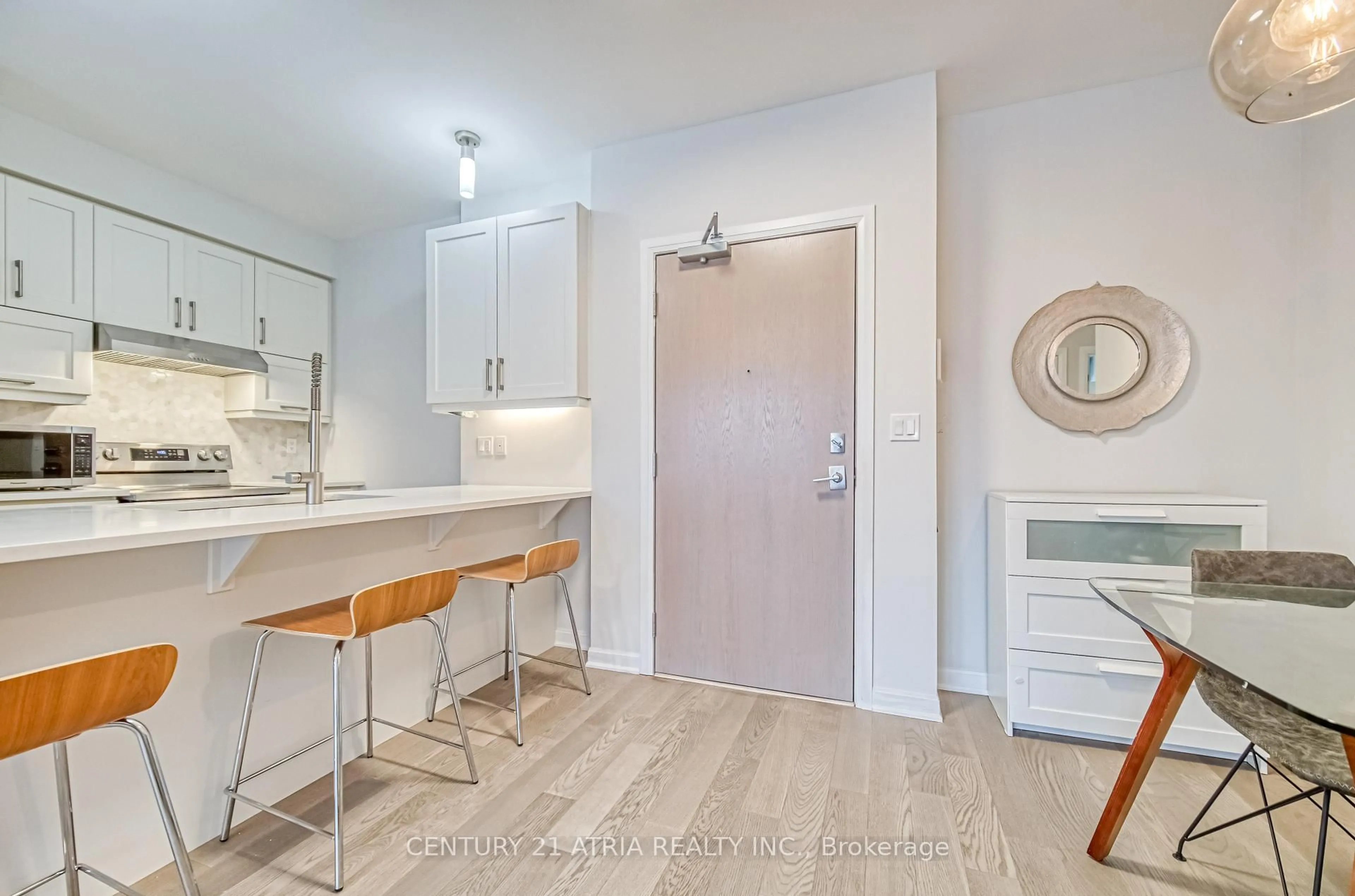 Indoor entryway for 3028 Creekshore Common #113, Oakville Ontario L6M 5K6