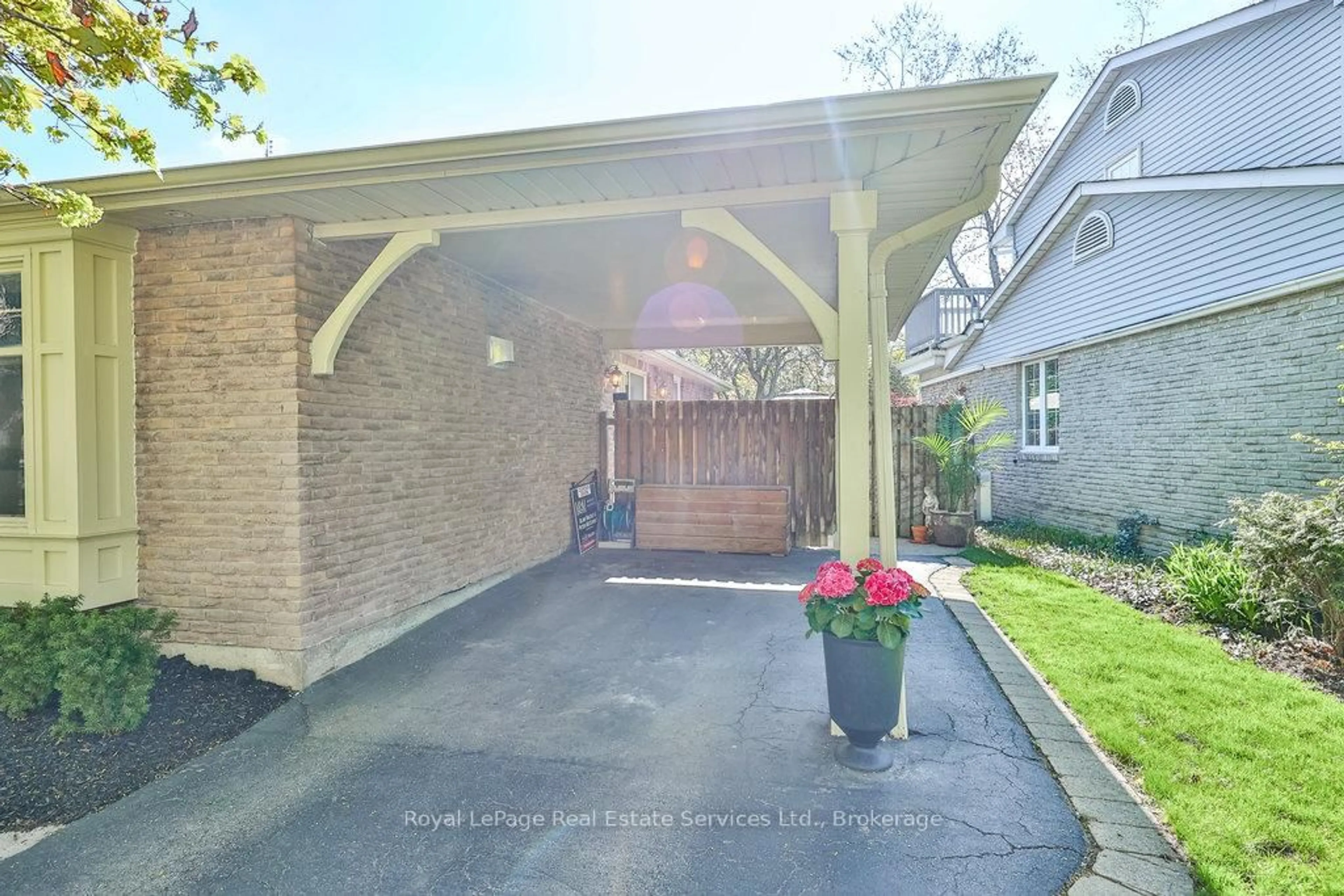 Unknown for 502 Bohemia Cres, Oakville Ontario L6J 2K8