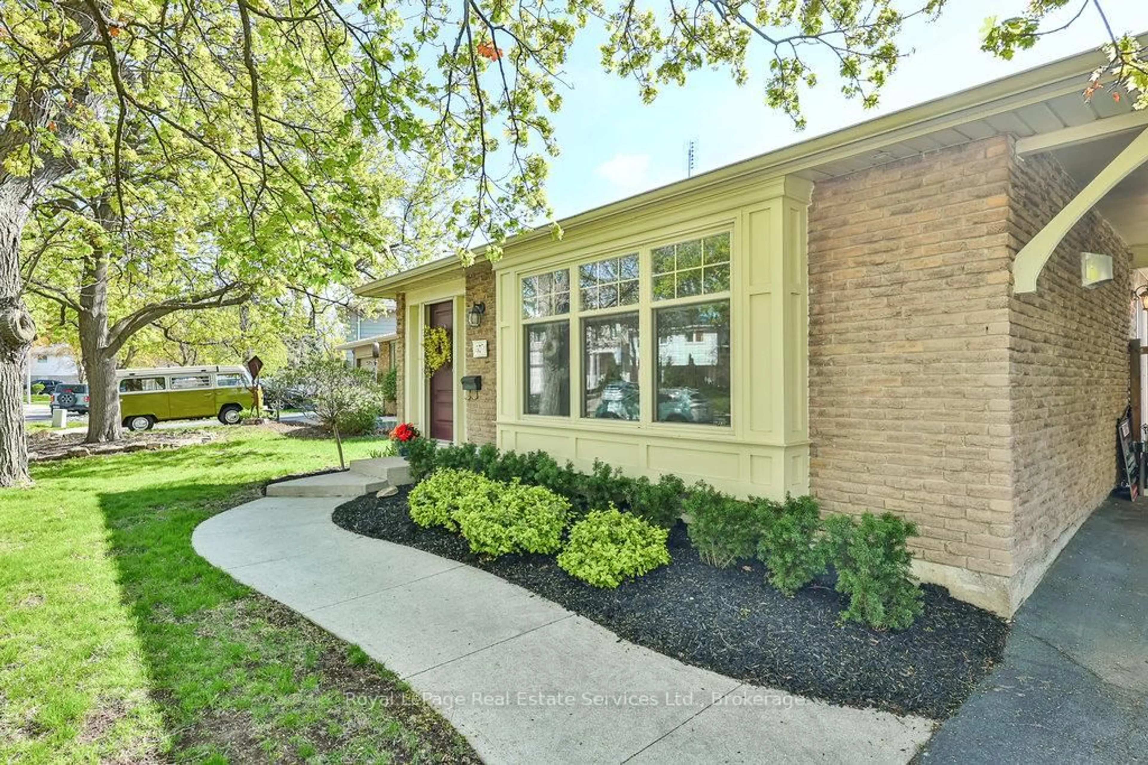 Home with brick exterior material, street for 502 Bohemia Cres, Oakville Ontario L6J 2K8
