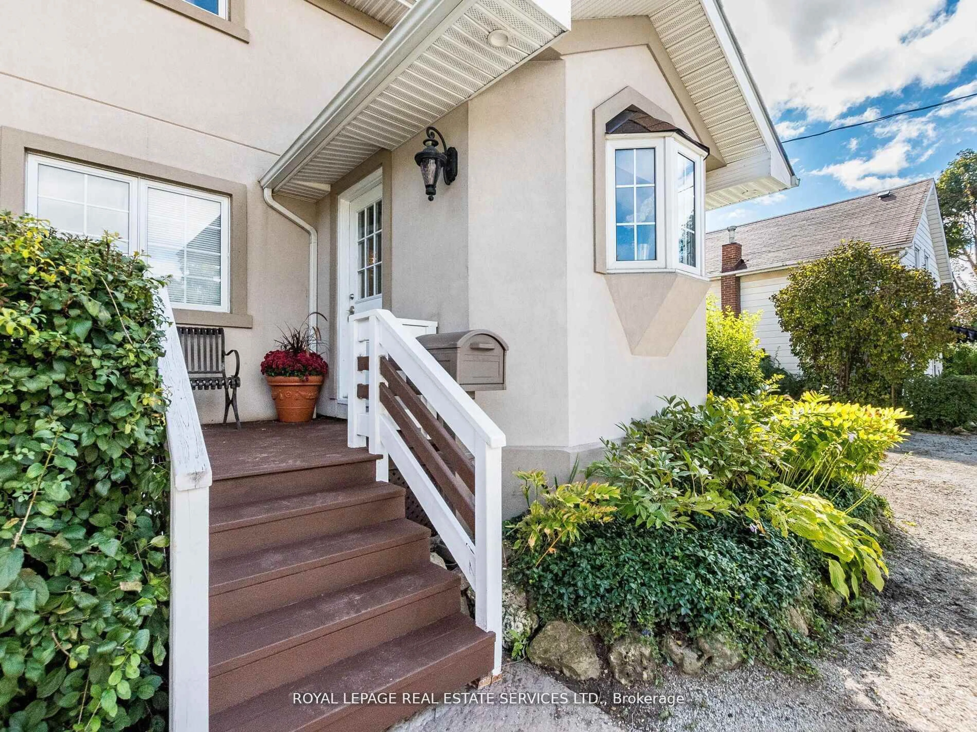Unknown for 39 Clarence St, Brampton Ontario L6W 1S2
