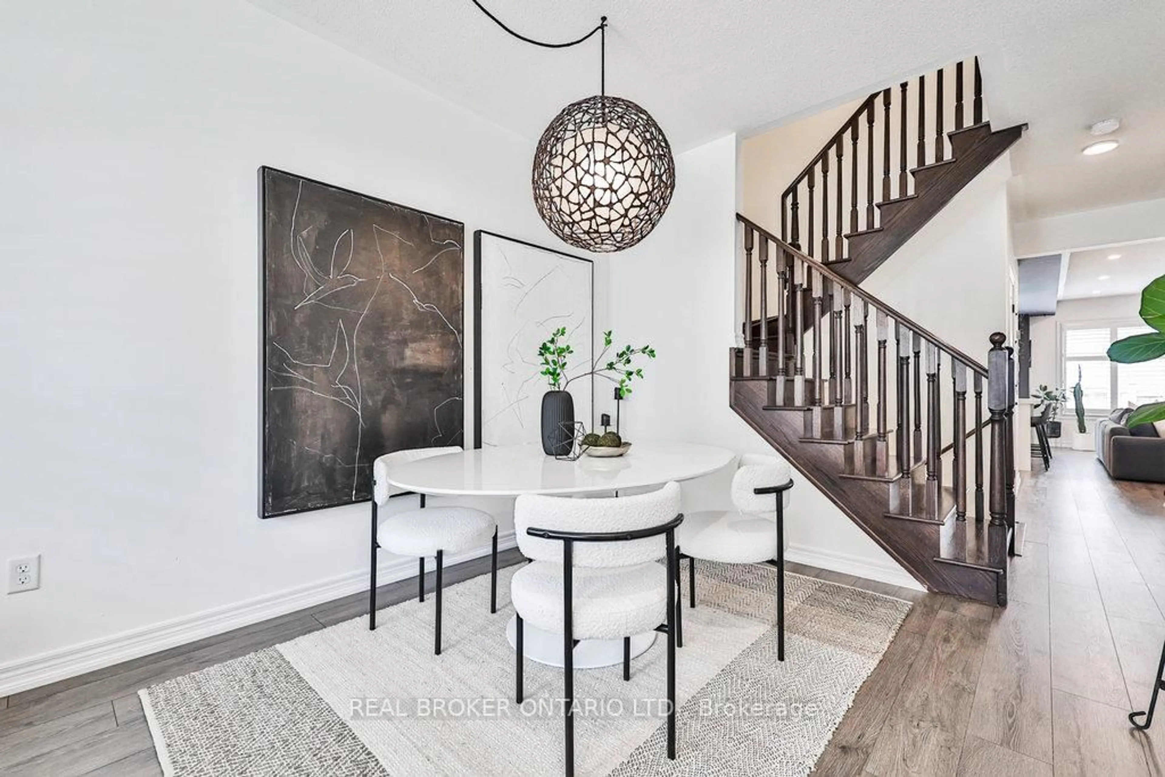 Indoor entryway for 1456 Haws Cres, Milton Ontario L9T 8V2
