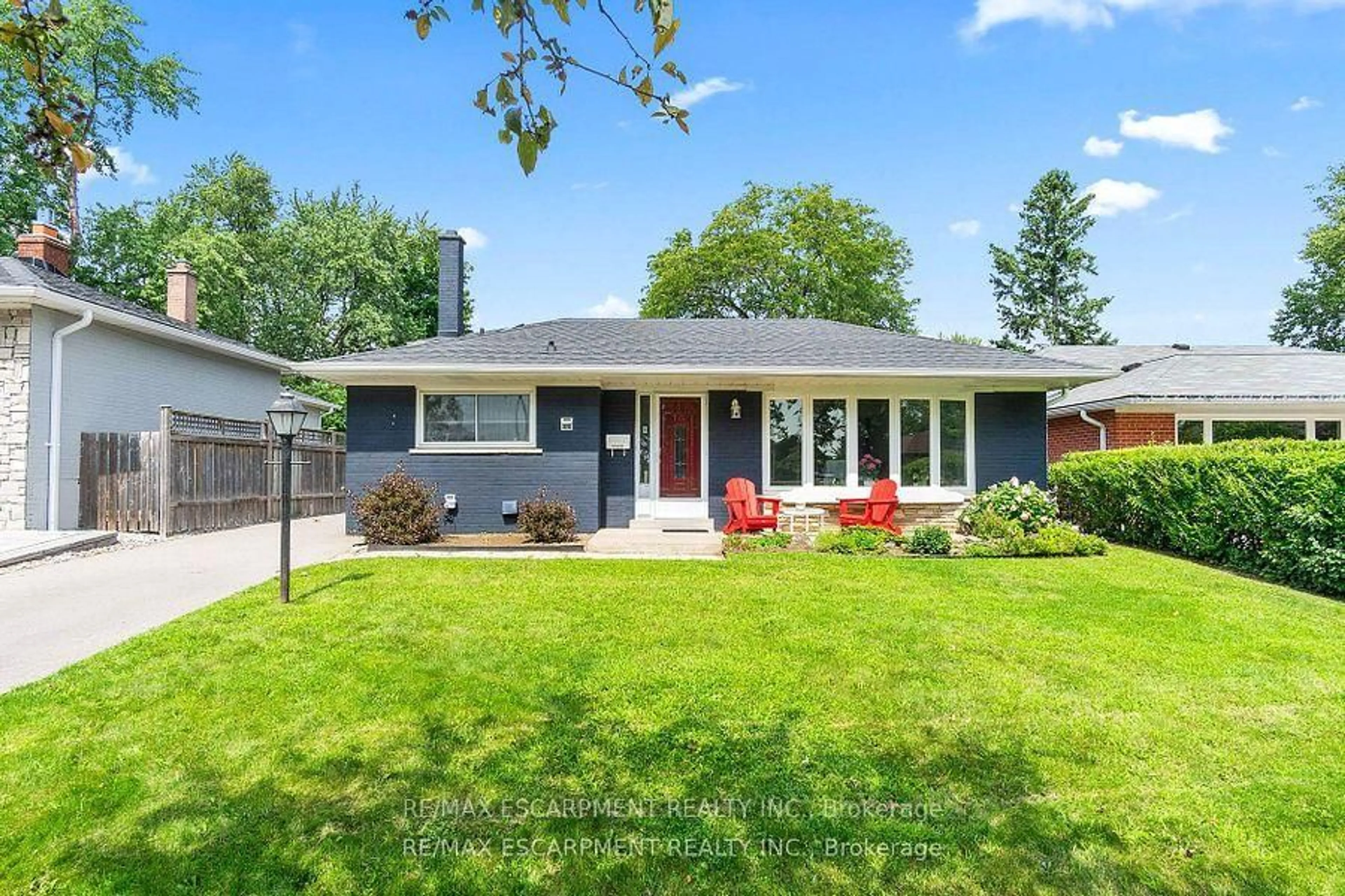 Home with vinyl exterior material, street for 2213 Utley Rd, Mississauga Ontario L5J 1X3