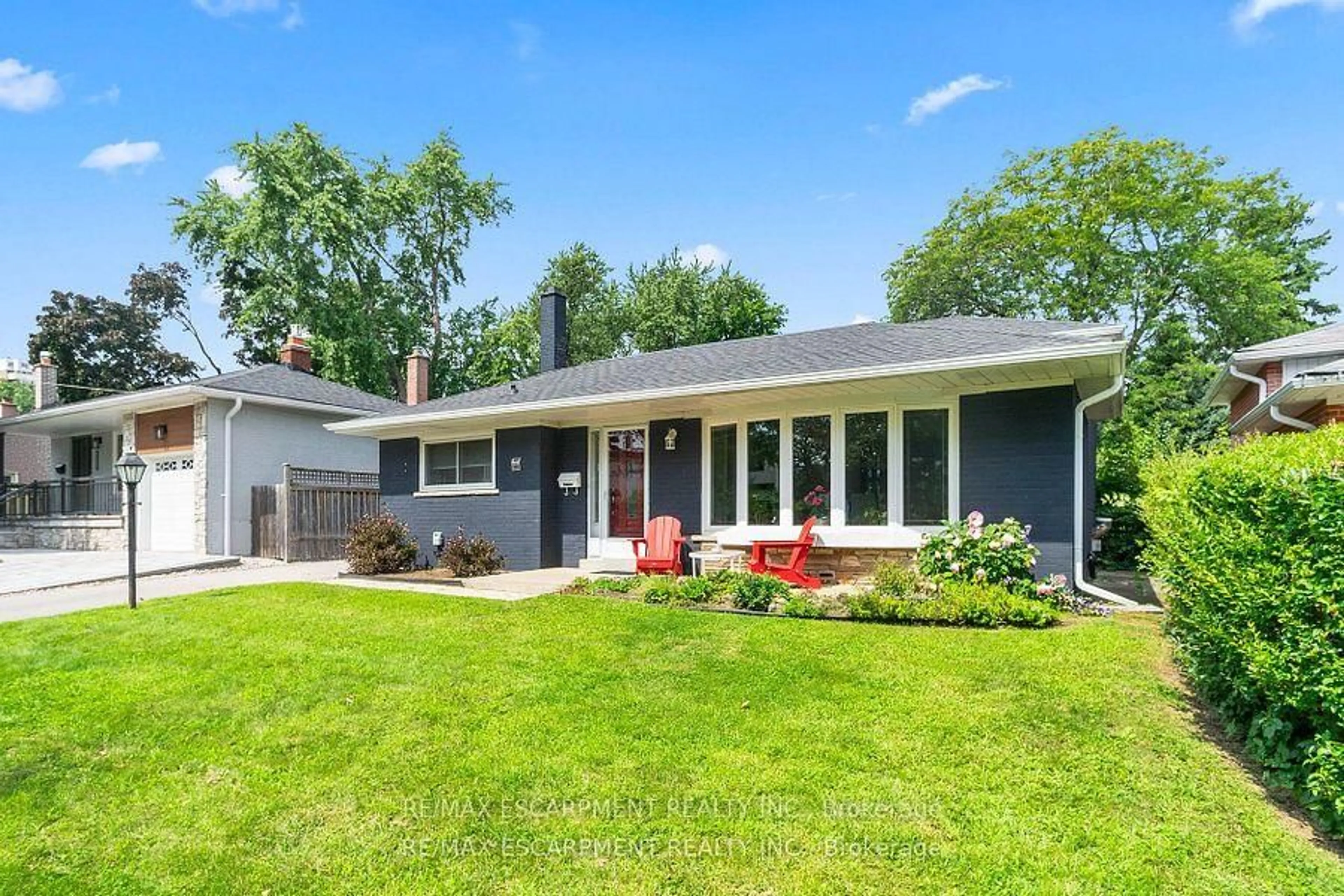 Home with vinyl exterior material, street for 2213 Utley Rd, Mississauga Ontario L5J 1X3