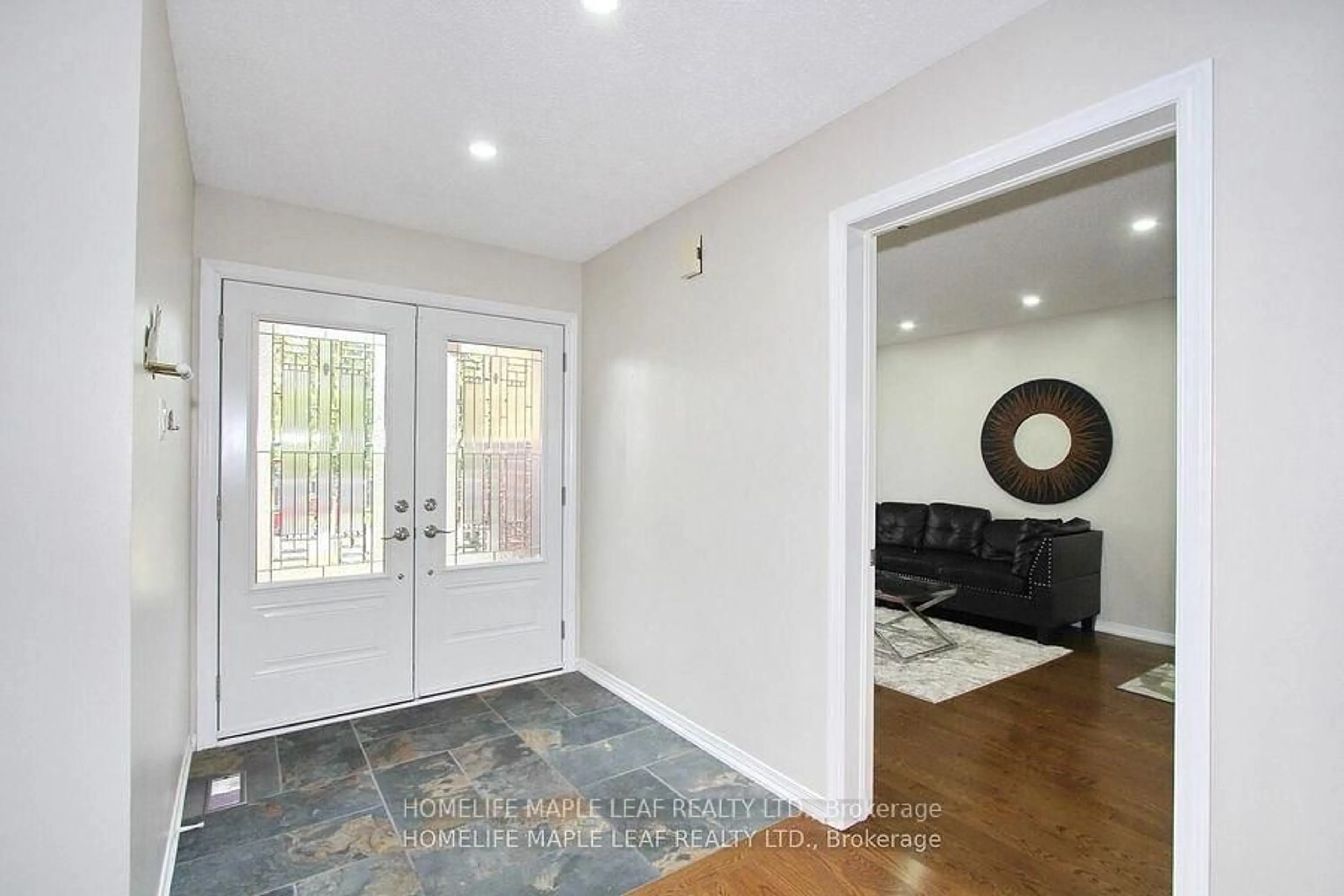 Indoor entryway for 110 Corkett Dr, Brampton Ontario L6X 3E6