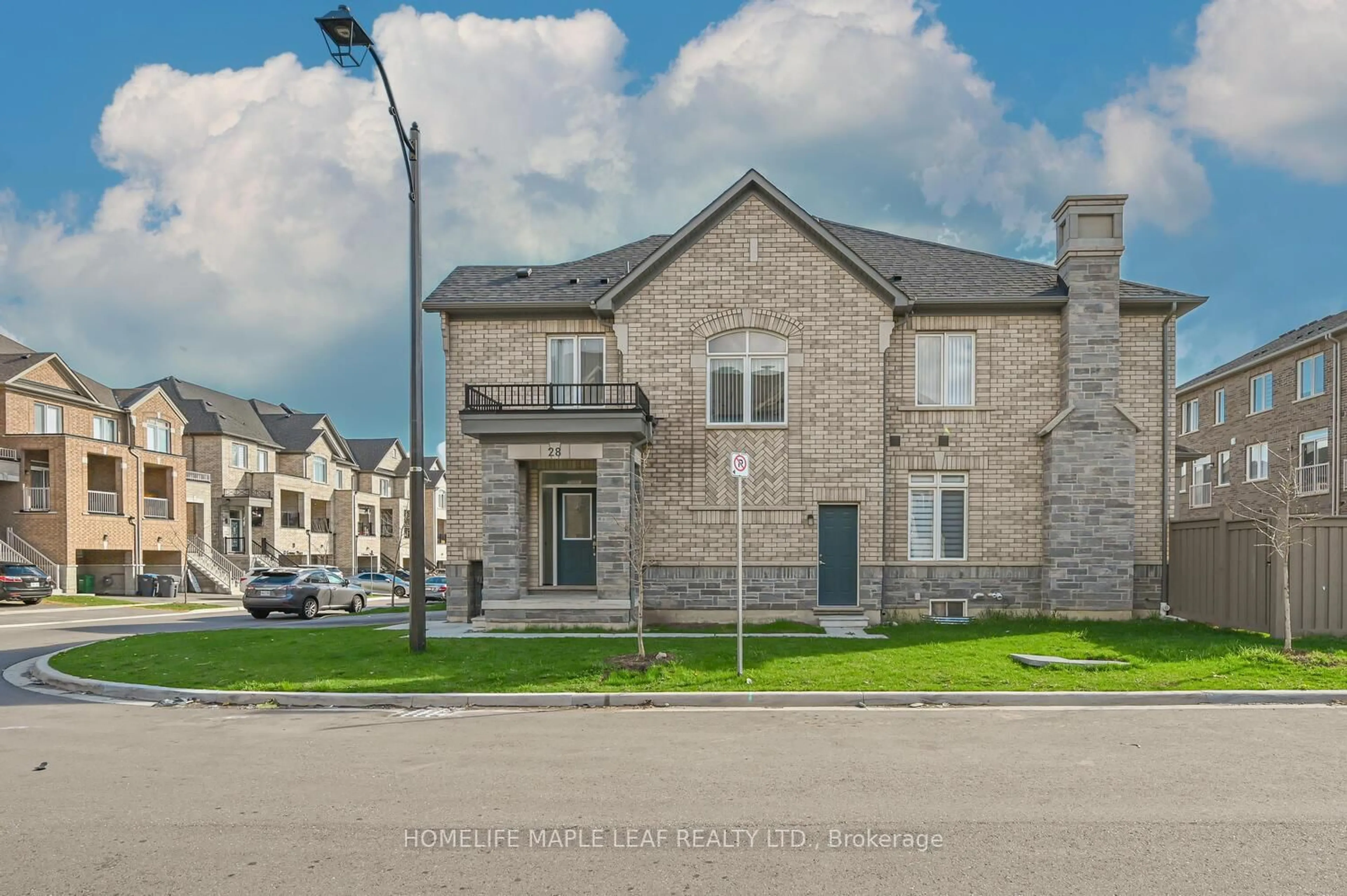 Home with brick exterior material, street for 28 Gemma Pl, Brampton Ontario L6Z 1X9