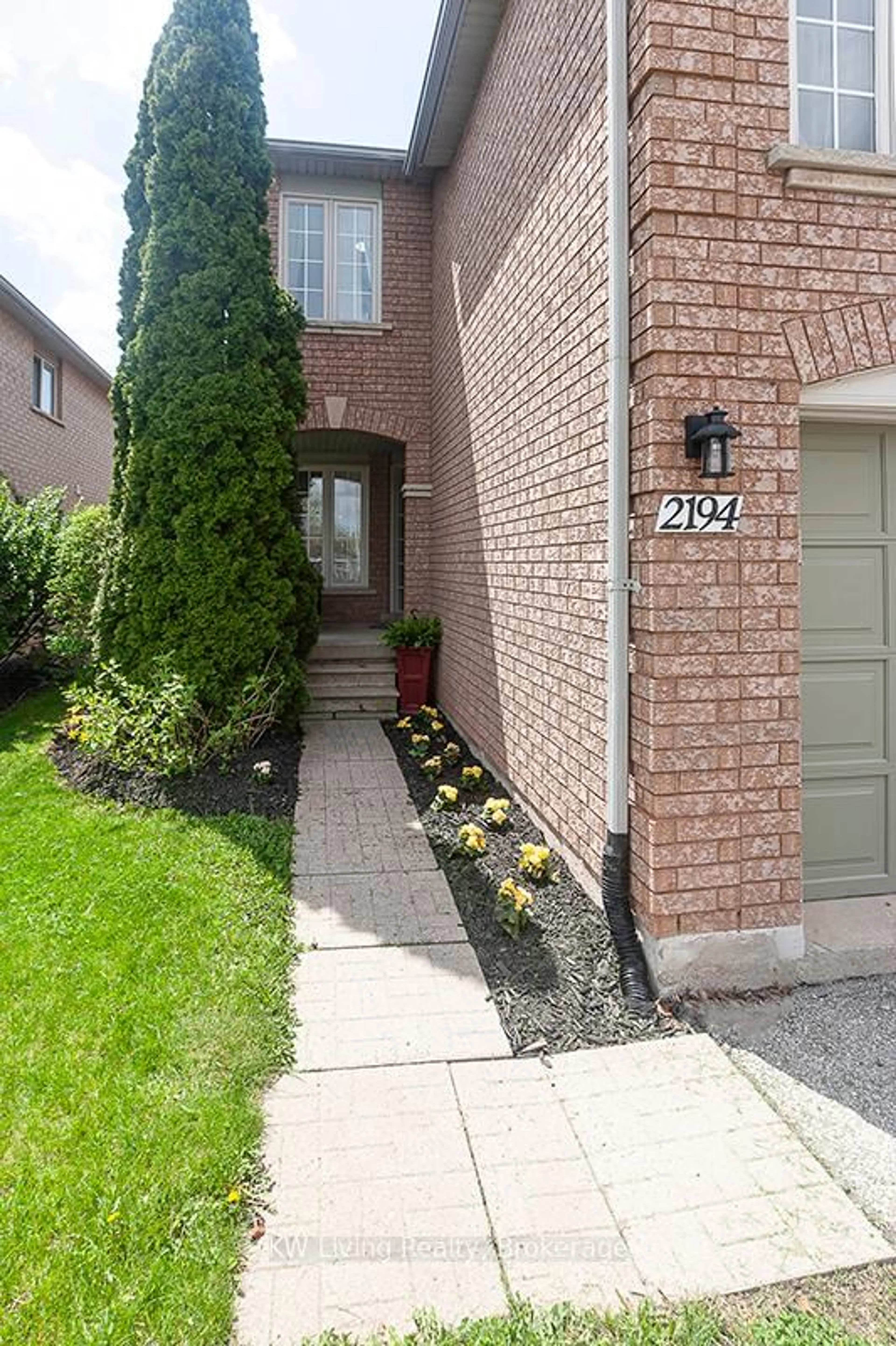 Unknown for 2194 Pell Cres, Oakville Ontario L6M 3T5