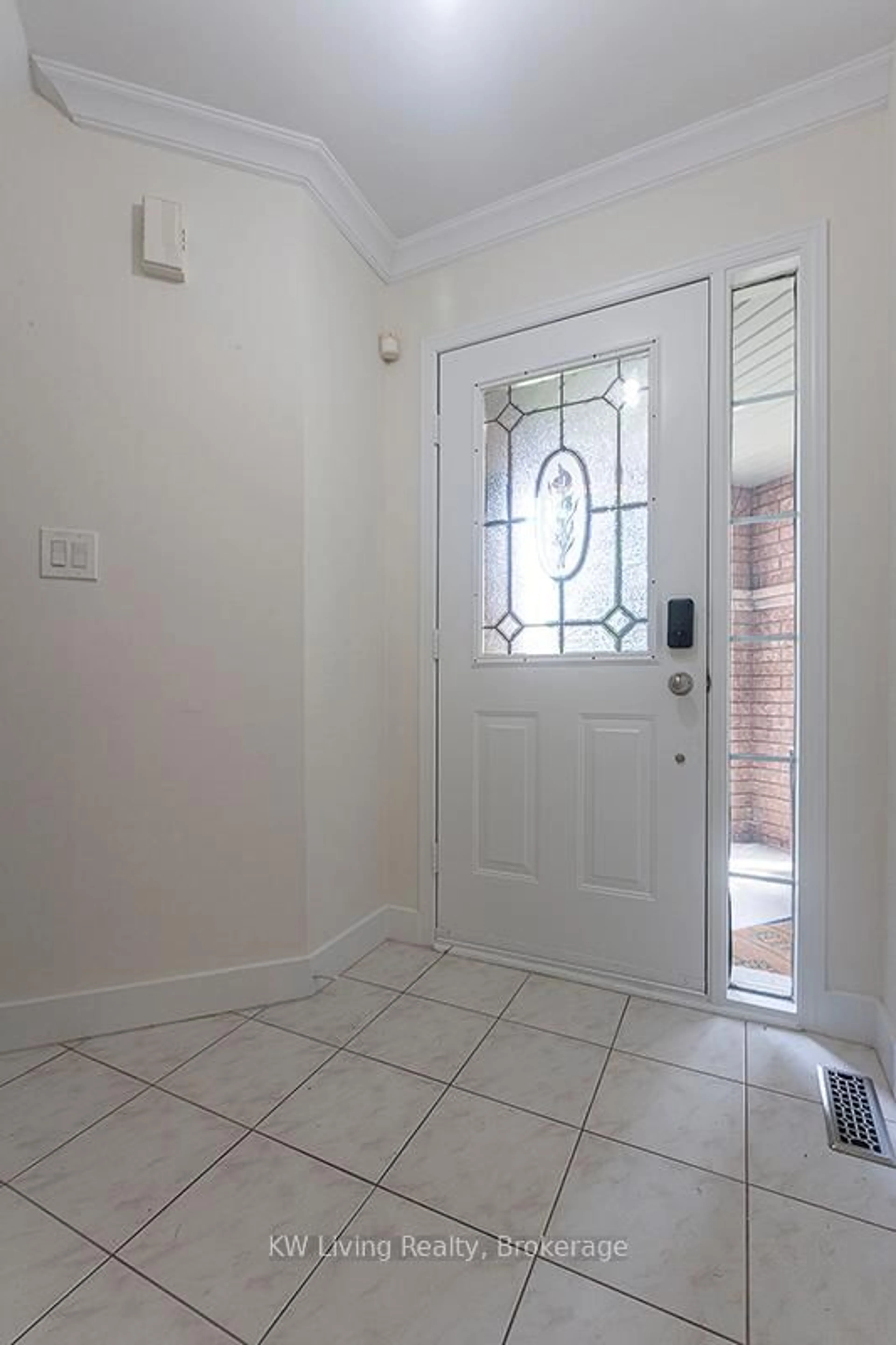 Indoor entryway for 2194 Pell Cres, Oakville Ontario L6M 3T5