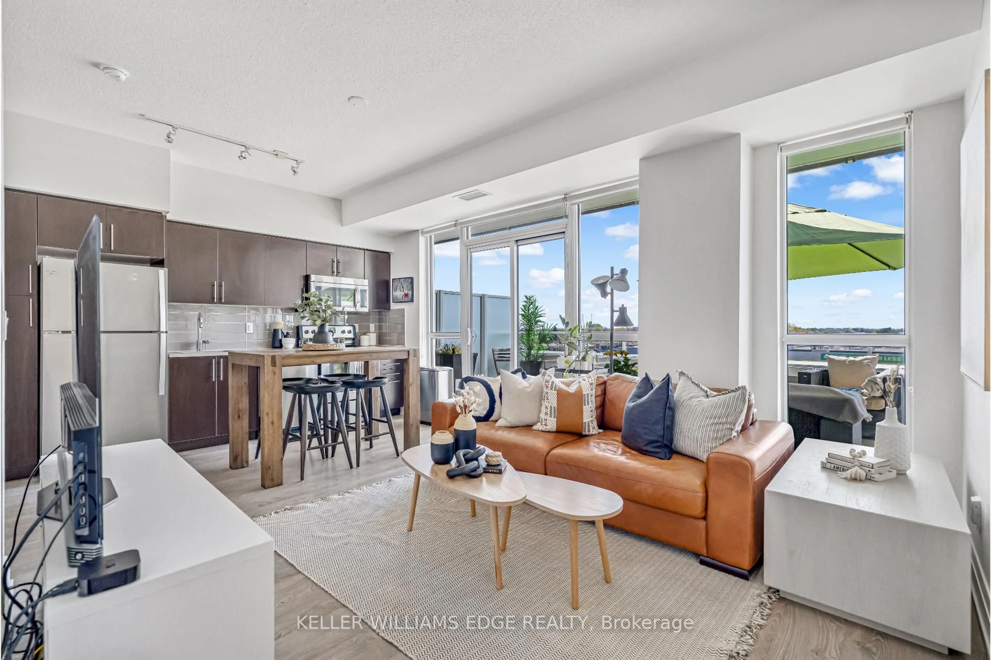 Open concept kitchen, ceramic/tile floor for 65 Speers Rd #413, Oakville Ontario L6K 0J1